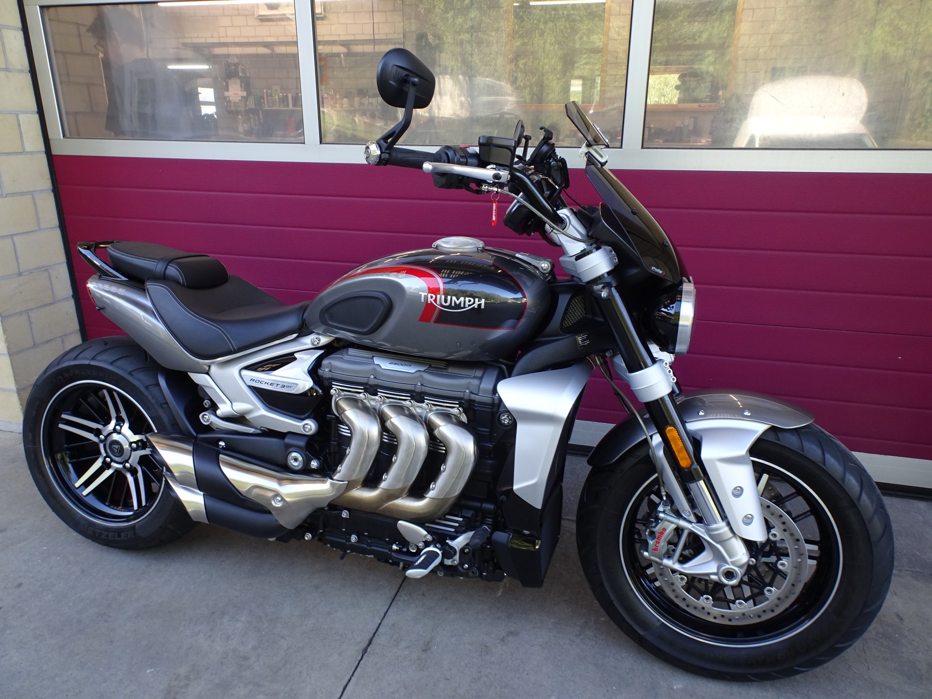 TRIUMPH Rocket 3 GT-showroom-element-2