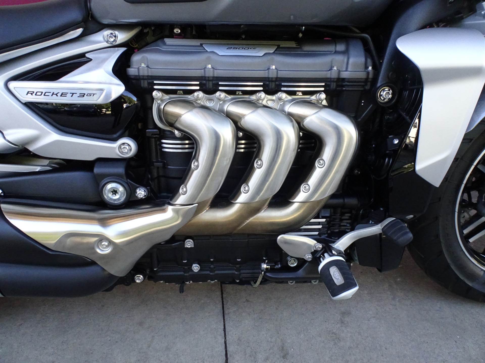 TRIUMPH Rocket 3 GT-image-9