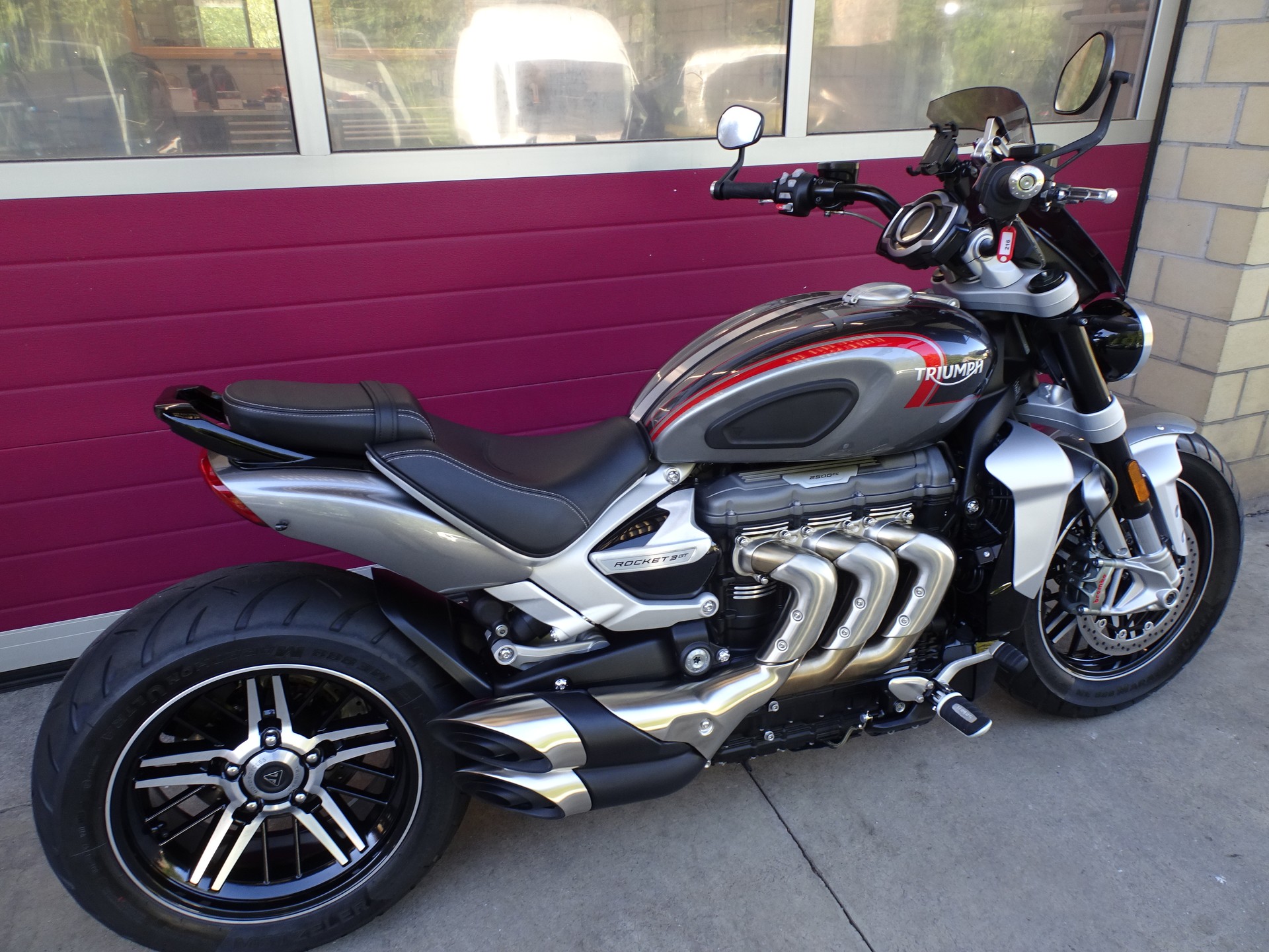 TRIUMPH Rocket 3 GT-showroom-element-3