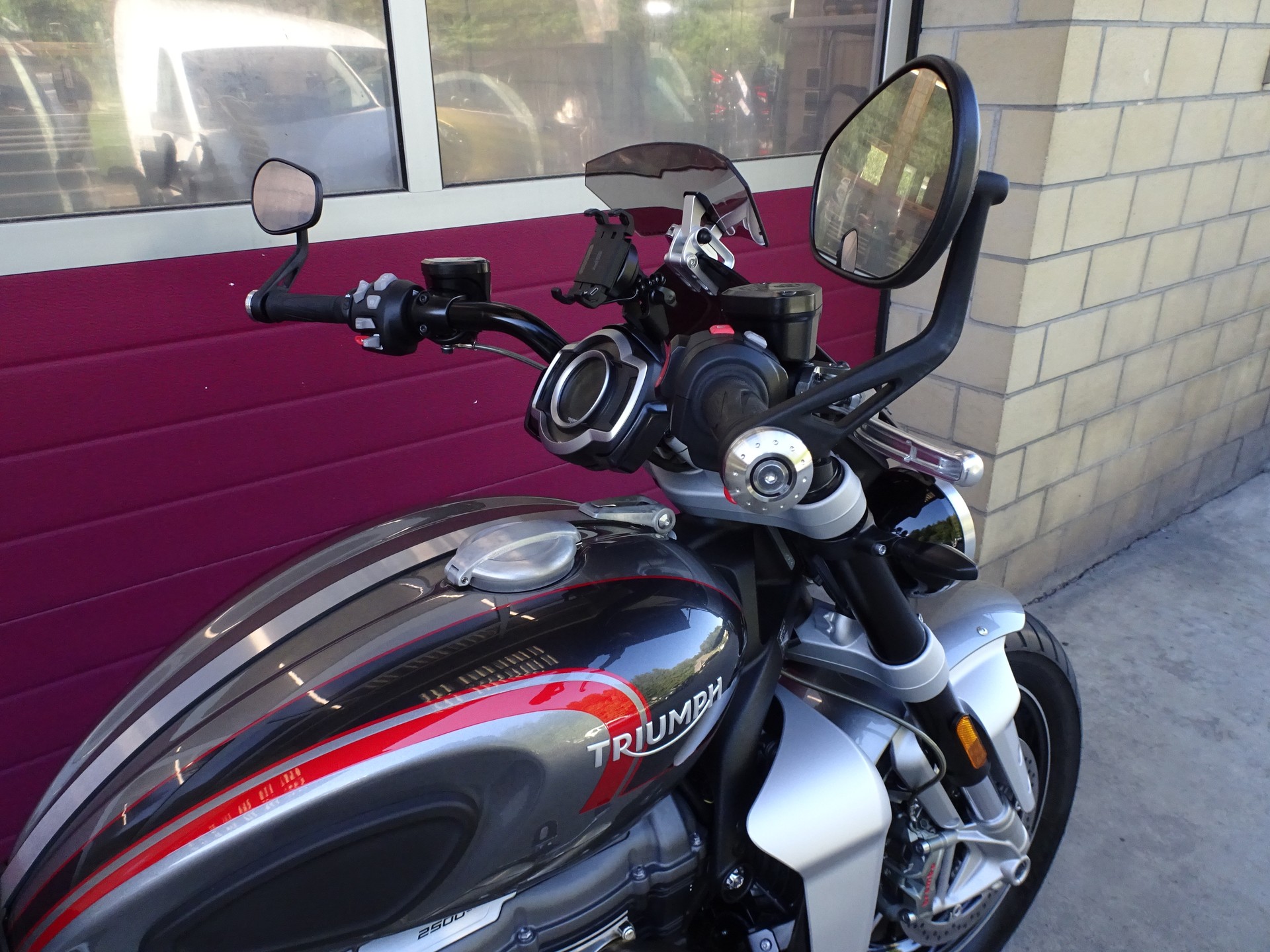 TRIUMPH Rocket 3 GT-image-4