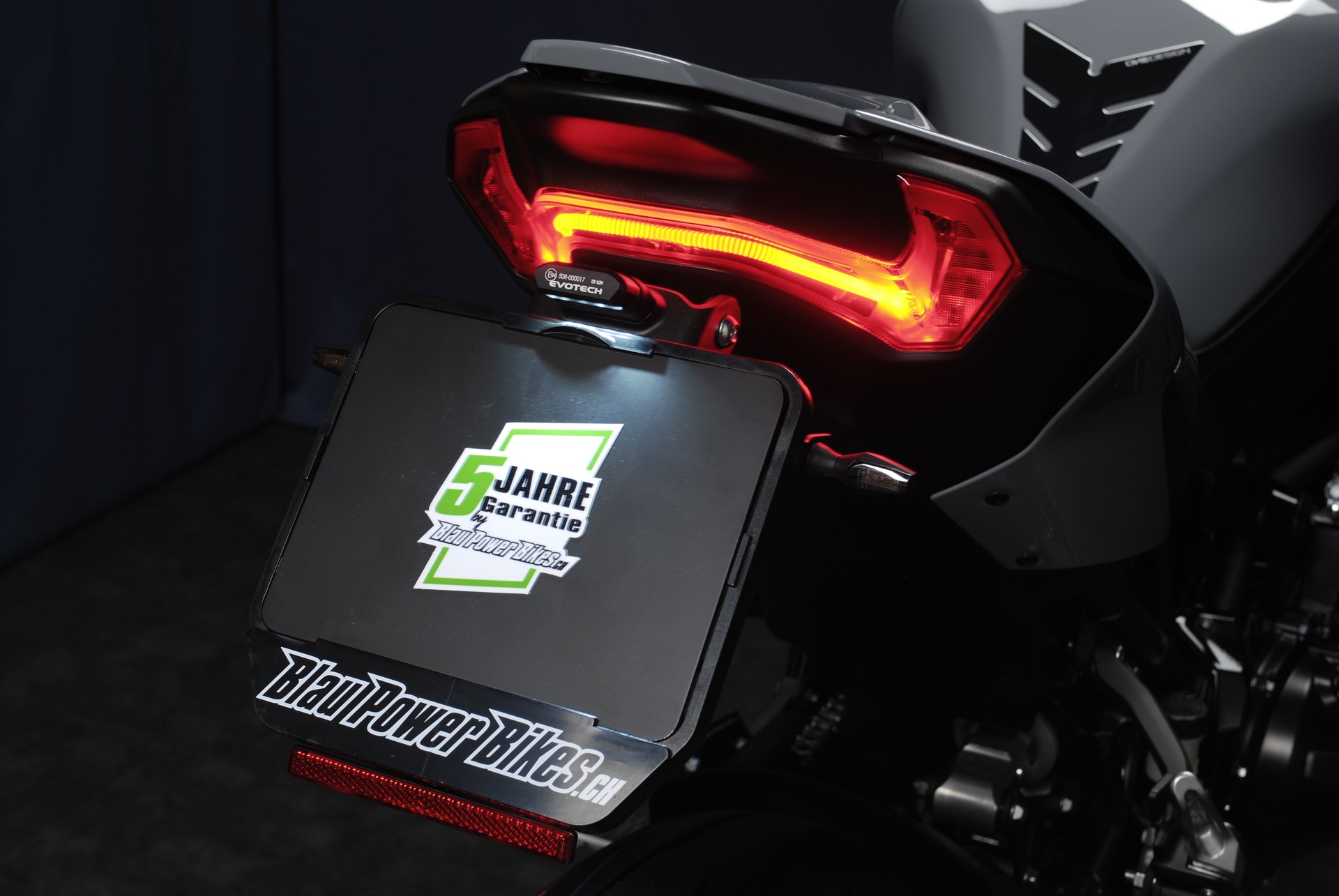 KAWASAKI Z 900 (70kW) MY27 - Sonderumbau grau-image-15