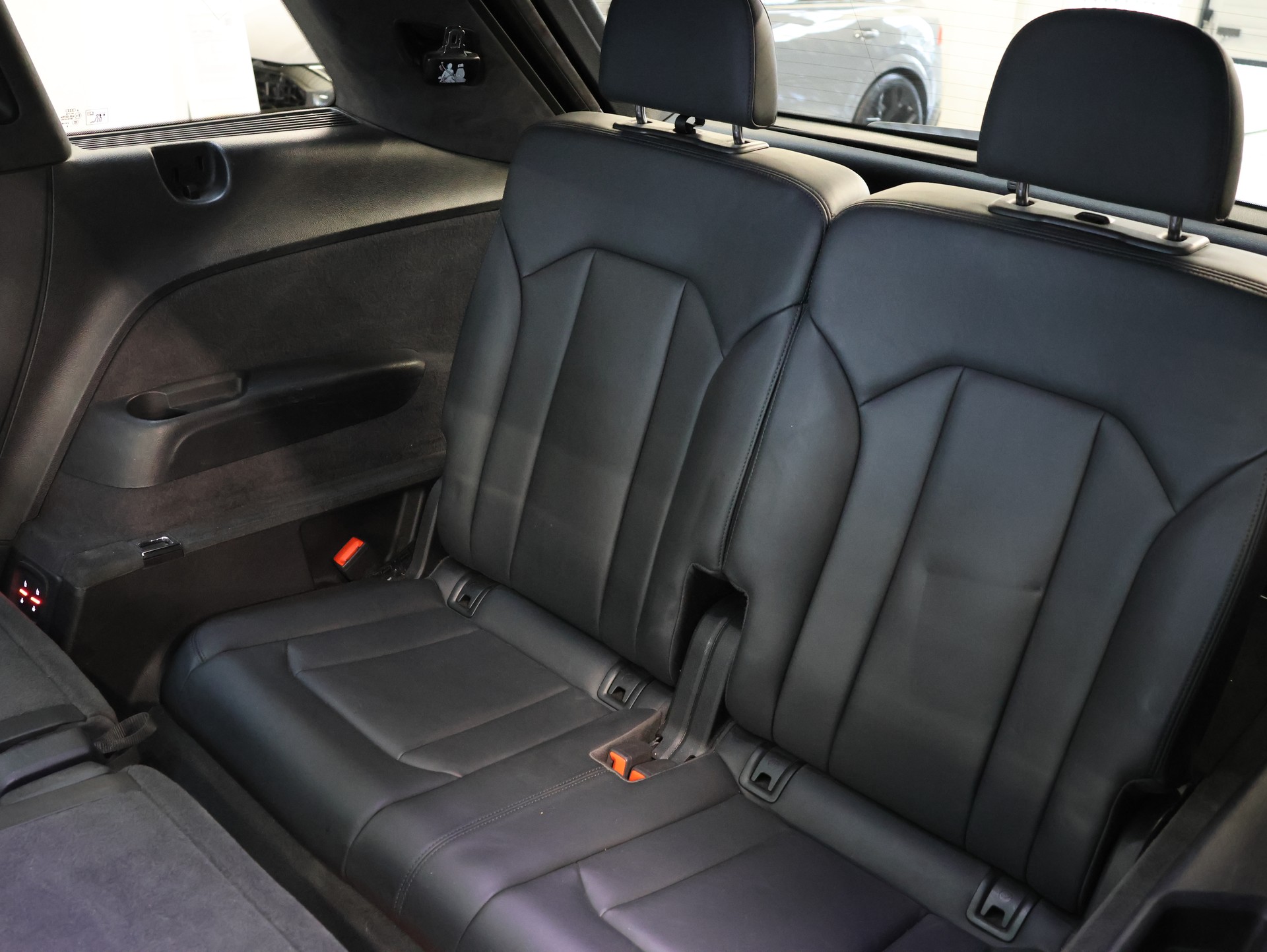 AUDI SQ7 4.0 TDI quattro tiptronic *KERAMIK-BREMSEN*7-SITZER*-image-31