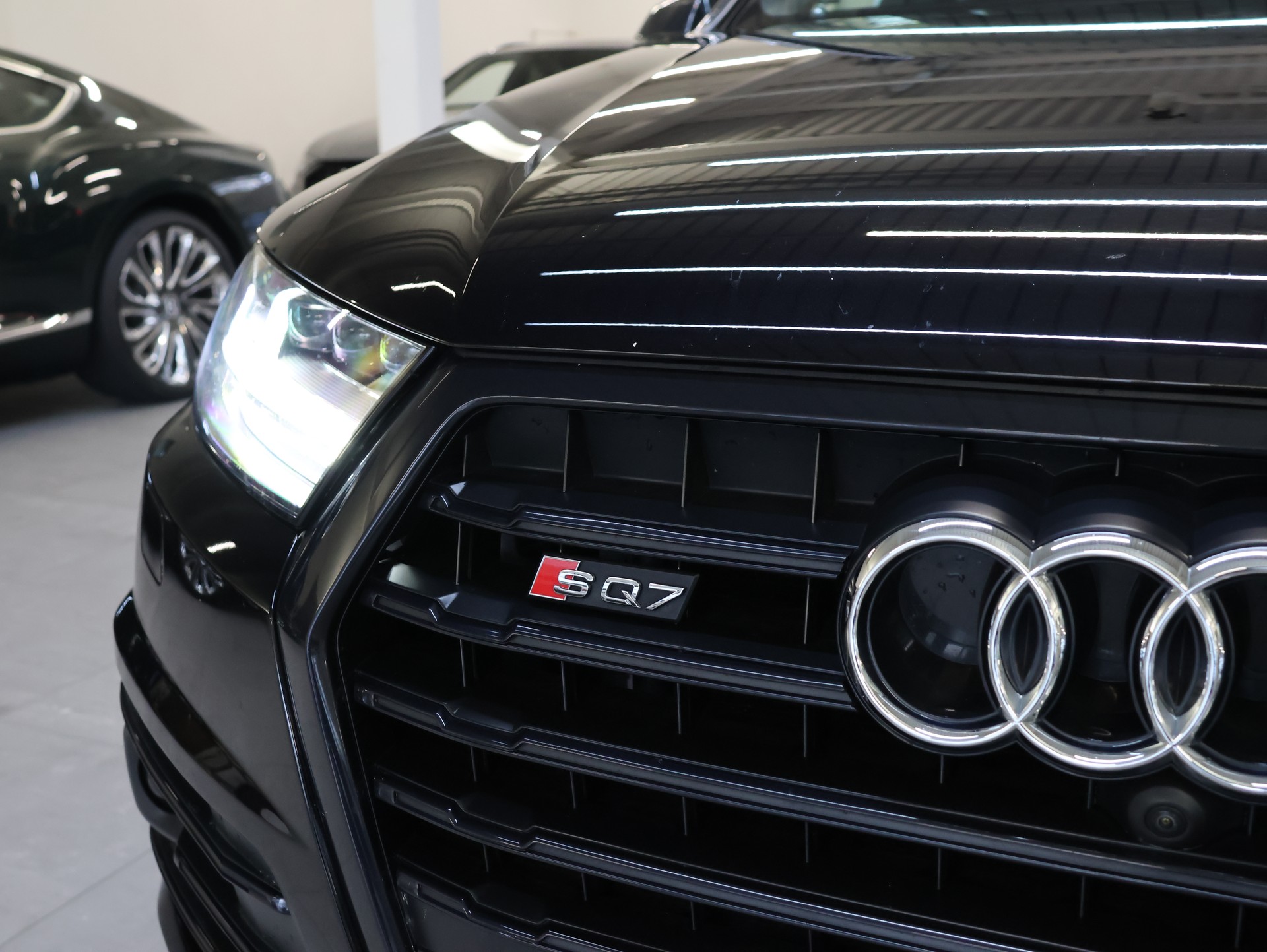 AUDI SQ7 4.0 TDI quattro tiptronic *KERAMIK-BREMSEN*7-SITZER*-image-7