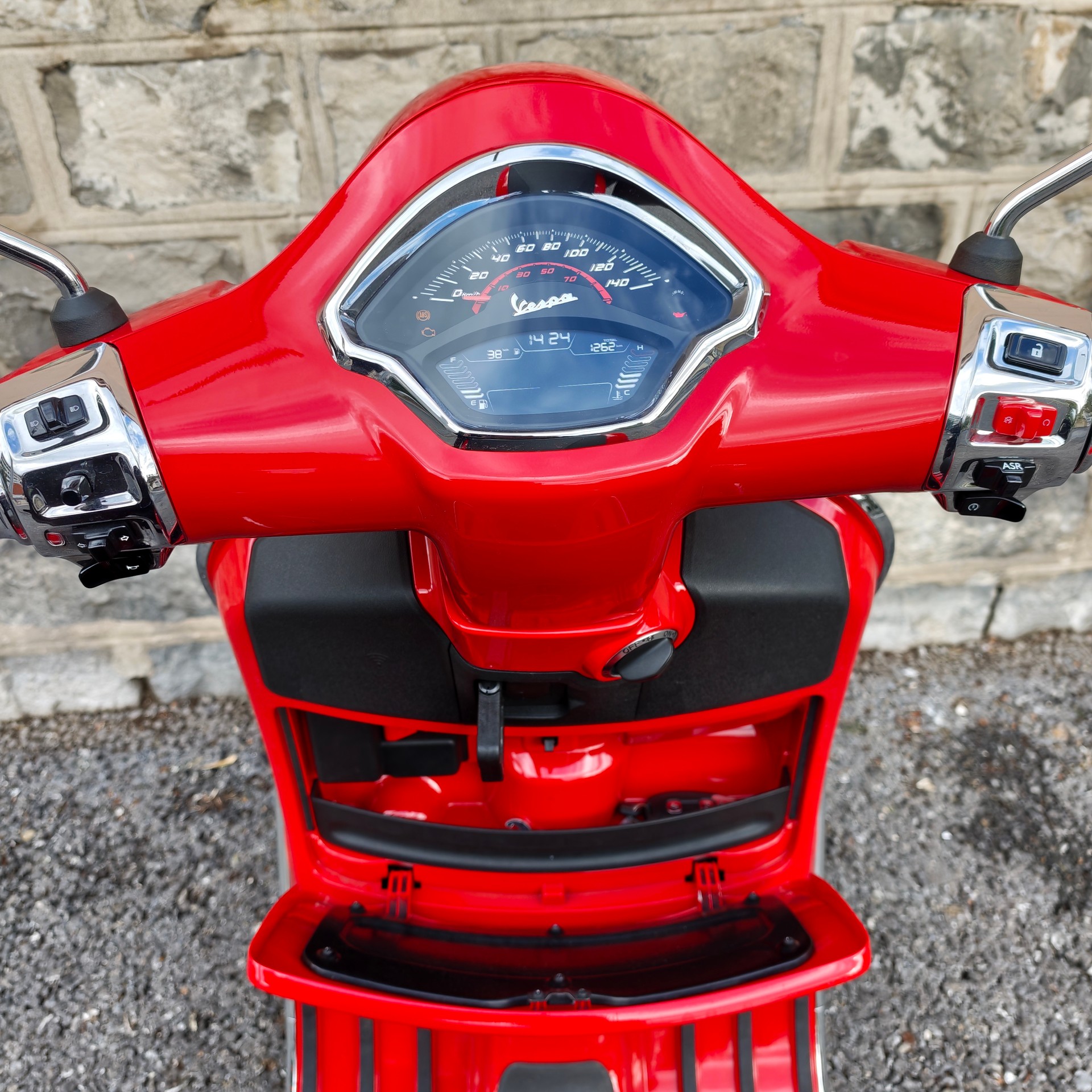 PIAGGIO Vespa GTS 300 Super ABS-image-1