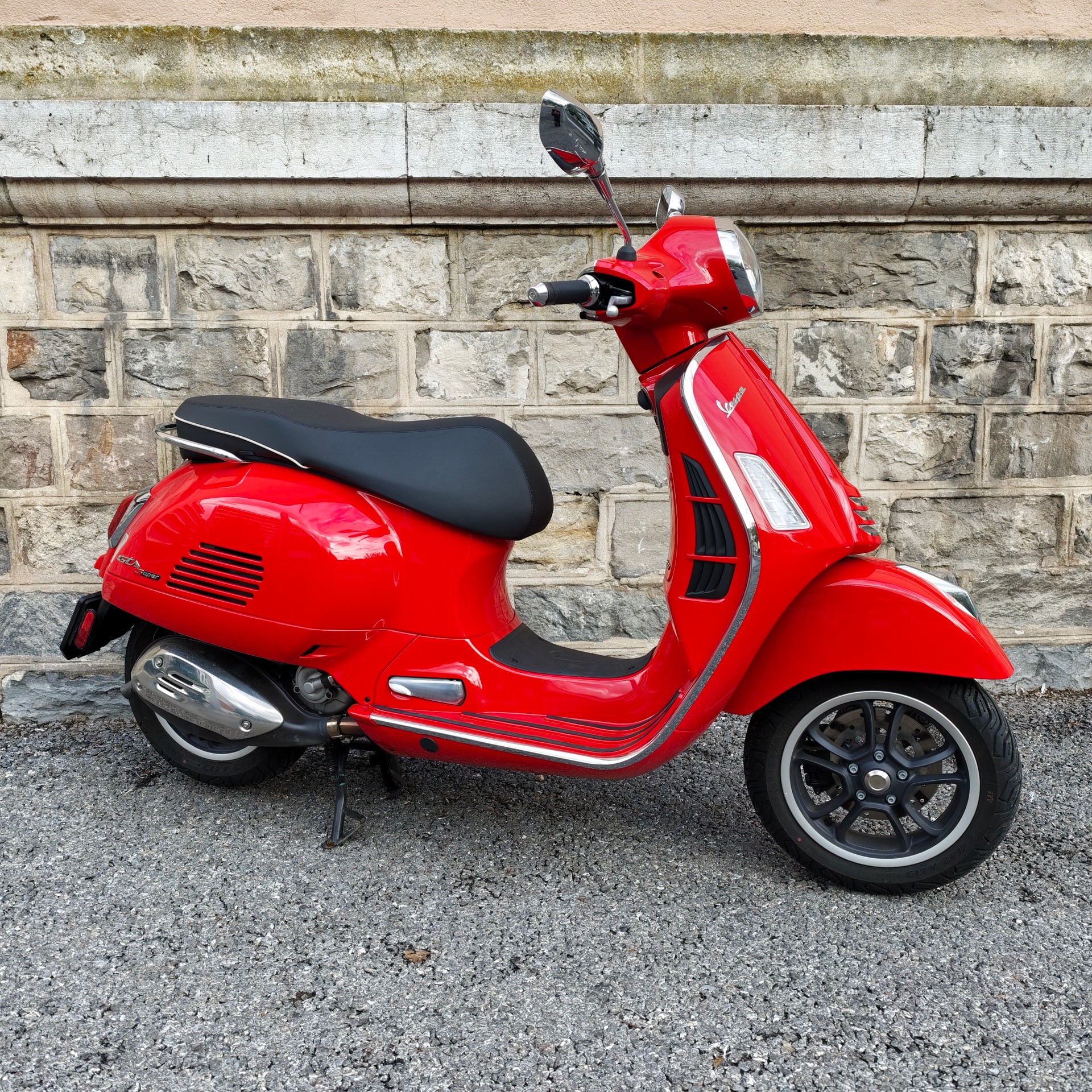 PIAGGIO Vespa GTS 300 Super ABS-image-0