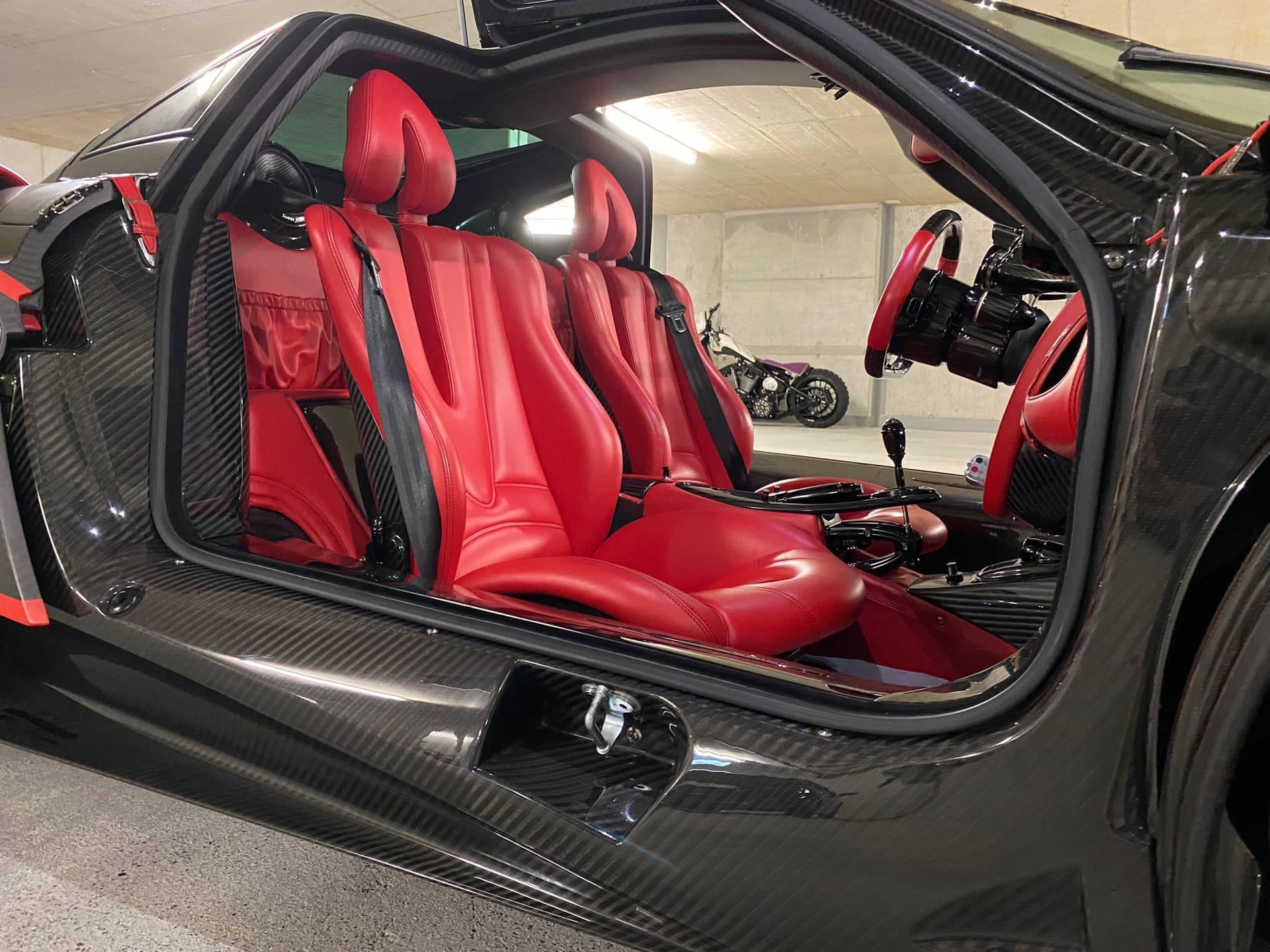 PAGANI Huayra Coupe-image-2