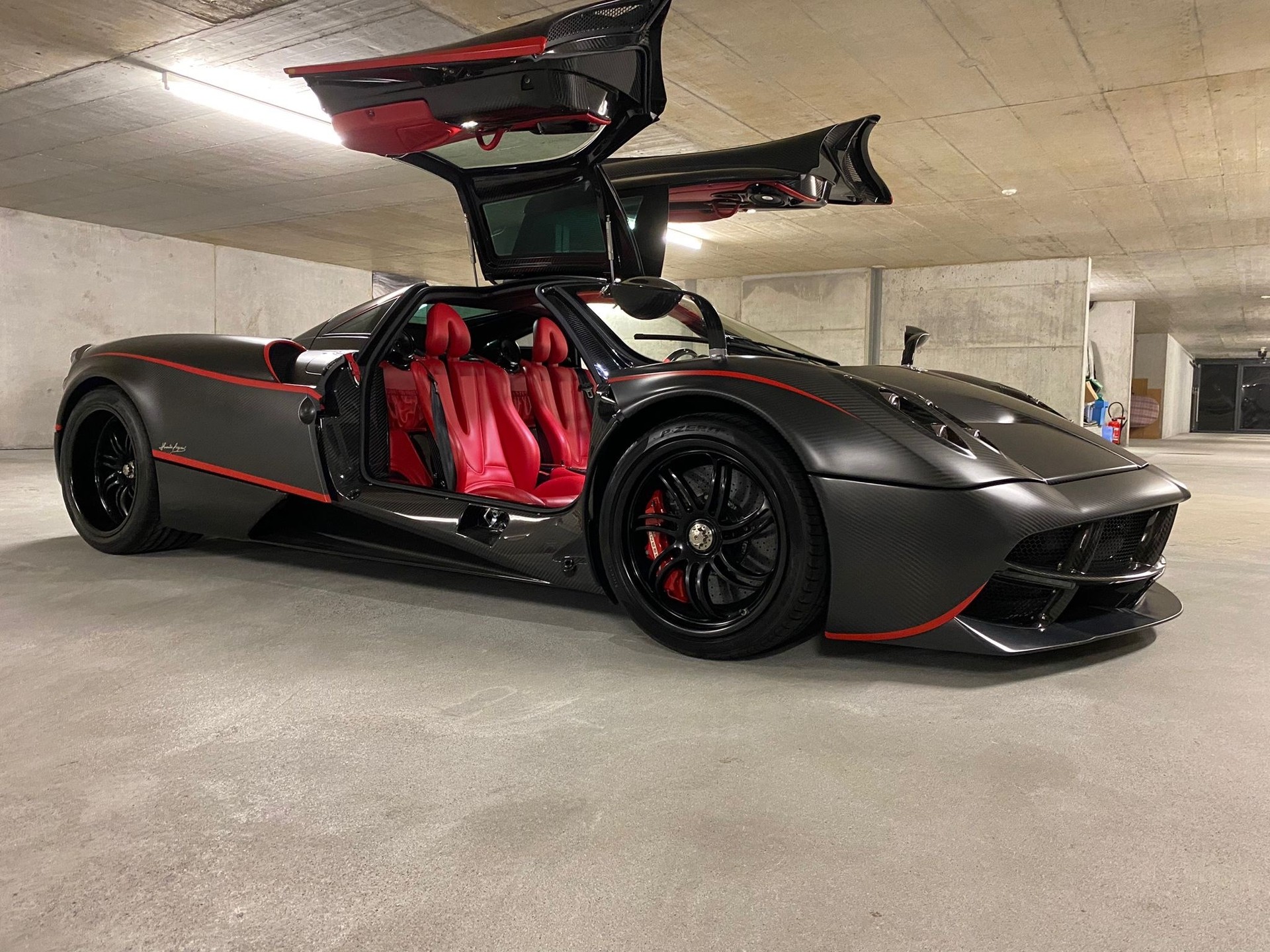 PAGANI Huayra Coupe