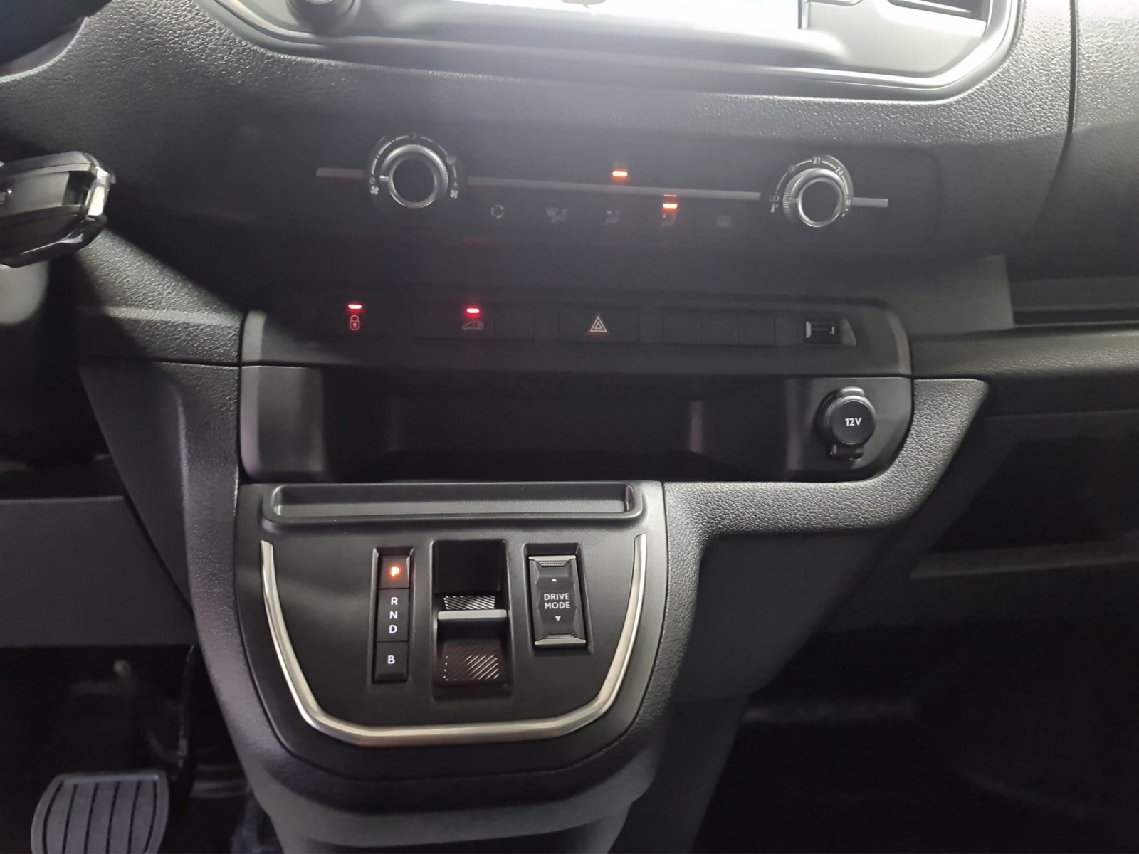 FIAT E-Scudo L2 50 kWh Base Swiss Edition-image-10