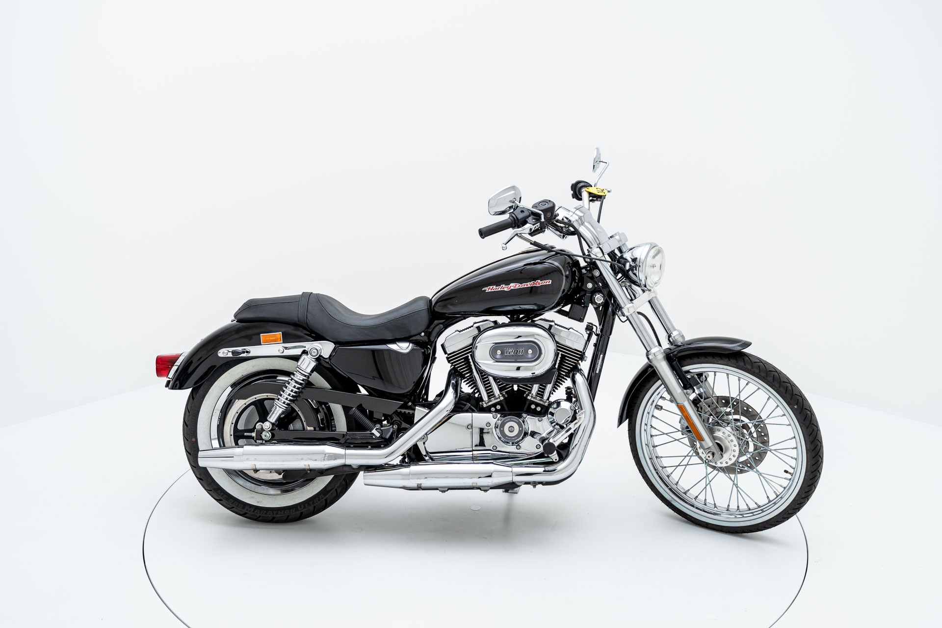 HARLEY-DAVIDSON XL 1200 C Sportster Custom