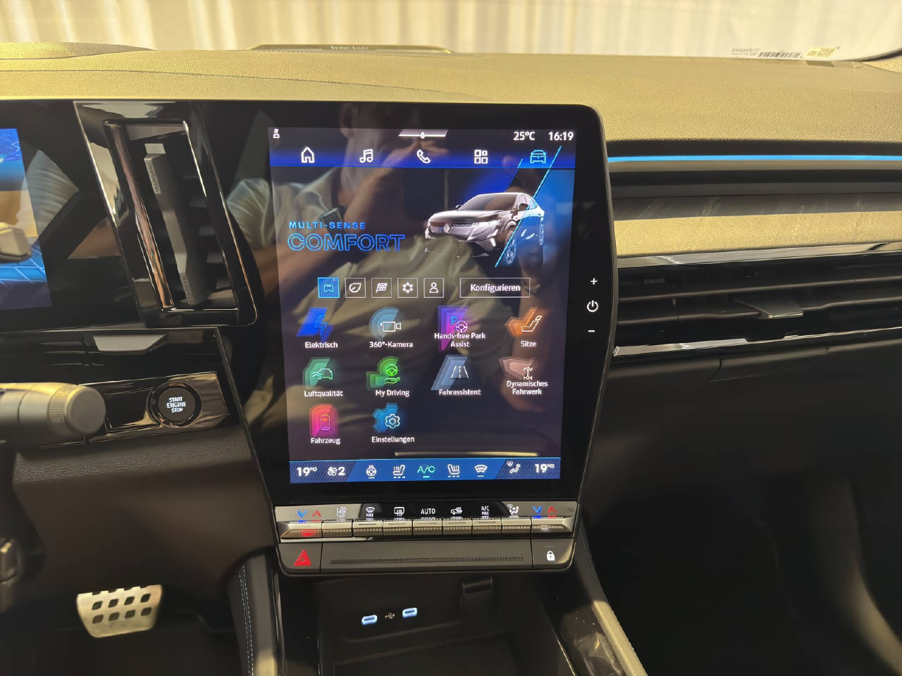 RENAULT Rafale 1.2 E-Tech Plug-in Atelier Alpine-image-12