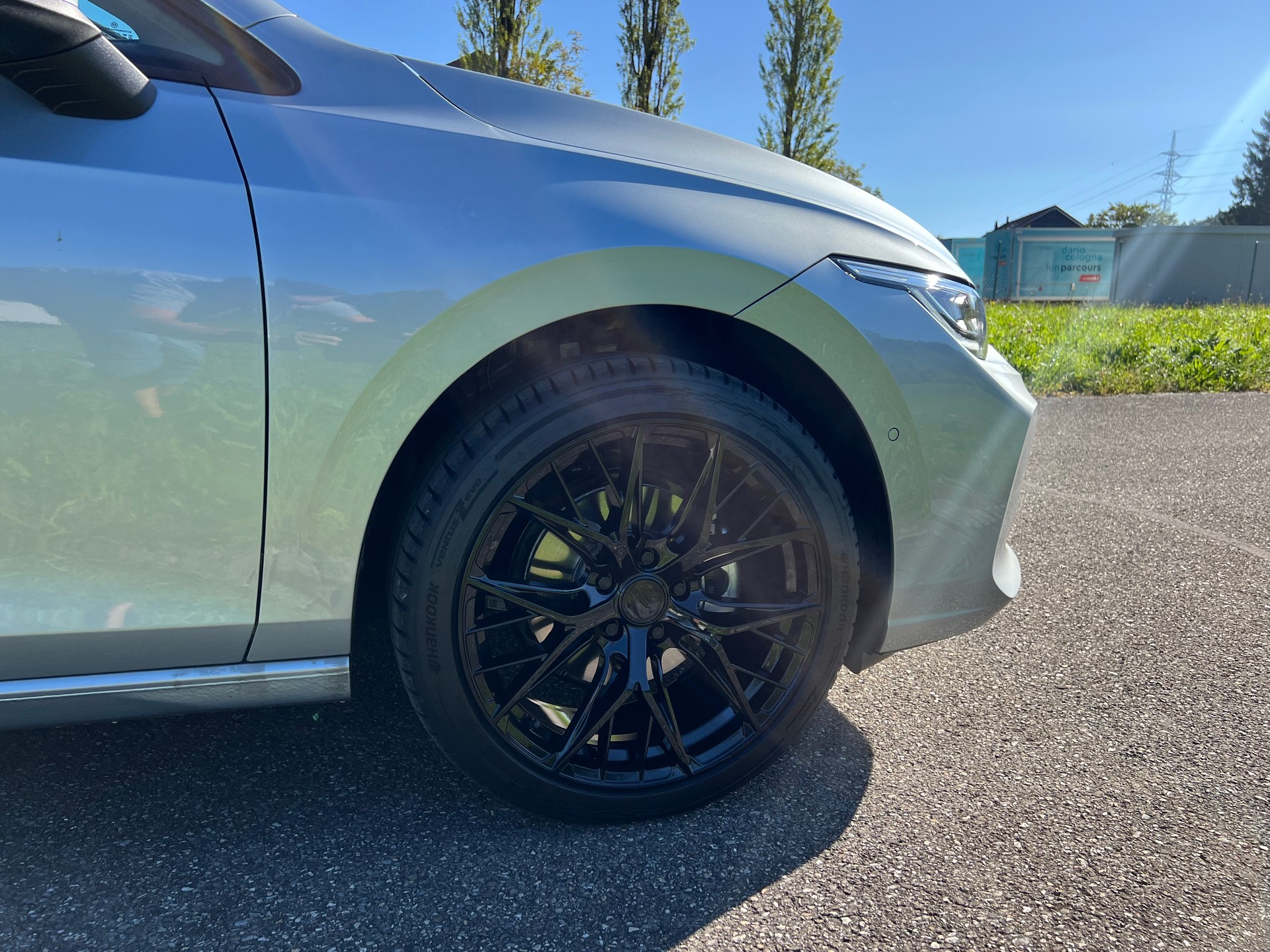 VW NEUSTES MODEL: GOLF 1.5 E TSI MHEV LIFE DSG. CH WAGEN. MIT AMAG VOLLGARANTIE. KM 2`300. NEUE 18" RÄDER ALU.-image-17