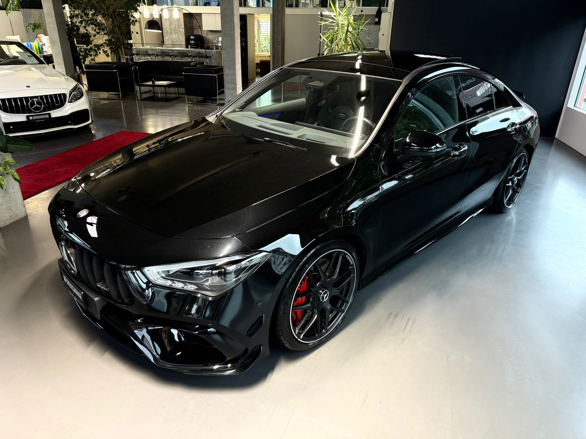 MERCEDES-BENZ CLA 45 S AMG 4Matic+ 8G-DCT-showroom-element-1