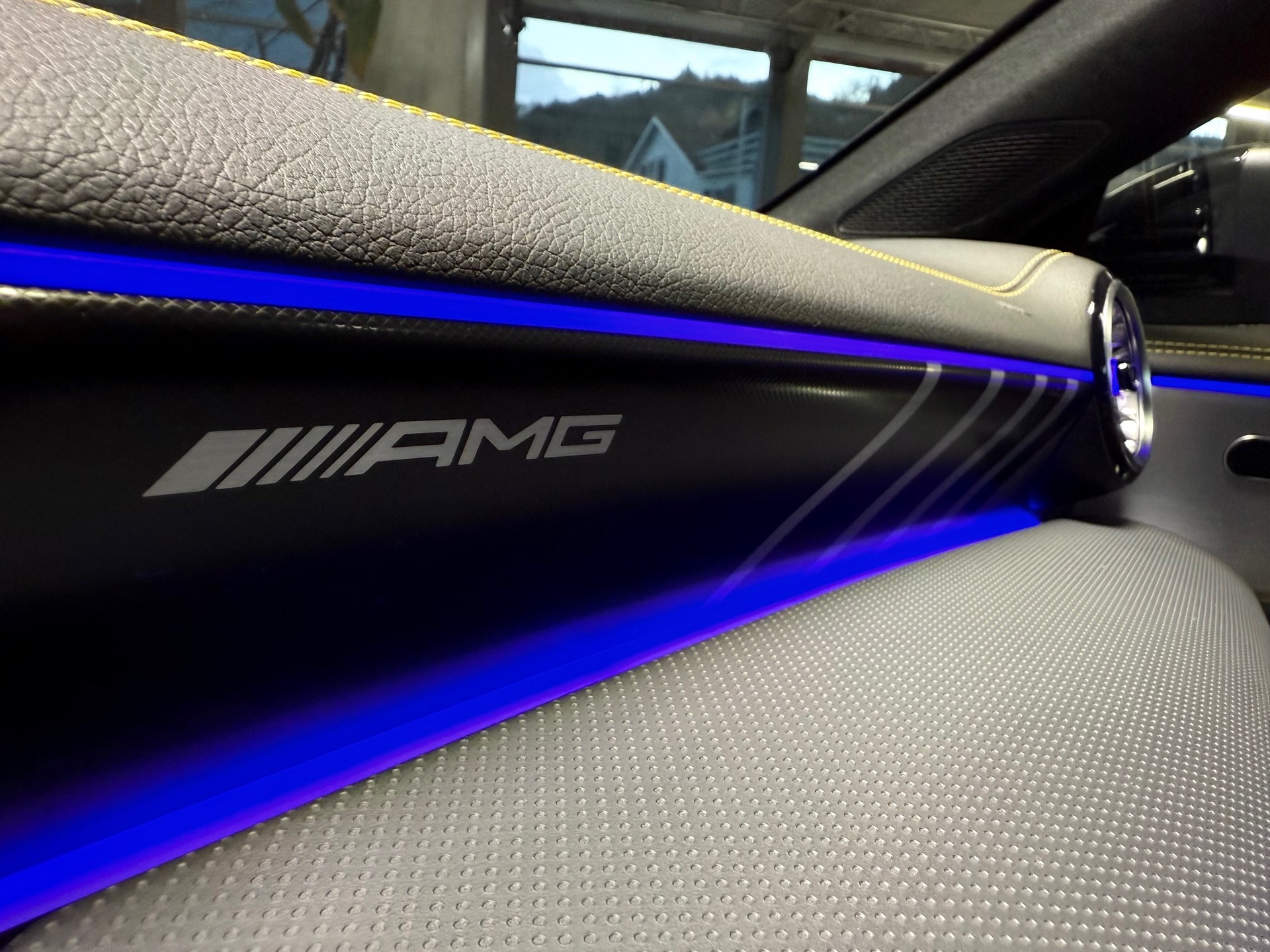 MERCEDES-BENZ CLA 45 S AMG 4Matic+ 8G-DCT-image-12