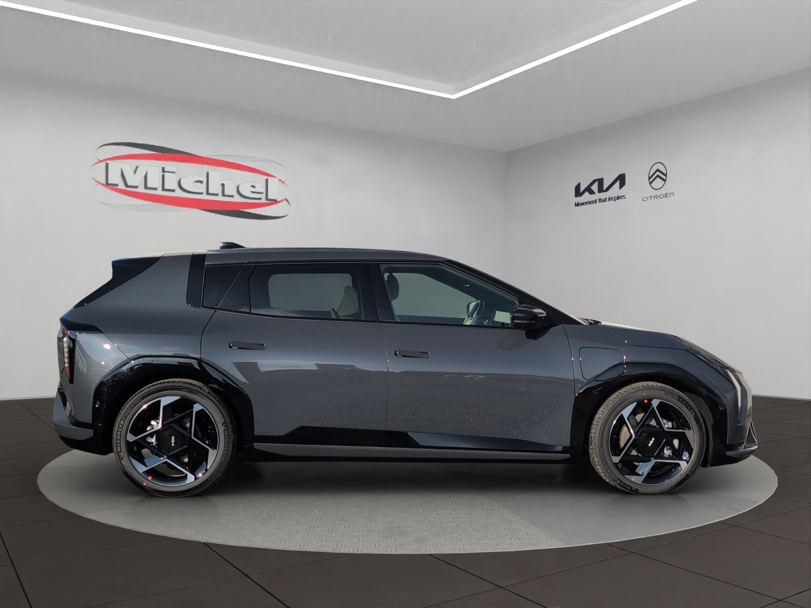 KIA EV4 81,4 kWh GT-Line / veganes Leder-Interieur / Wärmepumpe / 7-Jahre CH Herstellergarantie / Leasing ab 0.00% 24 Mte.-image-3