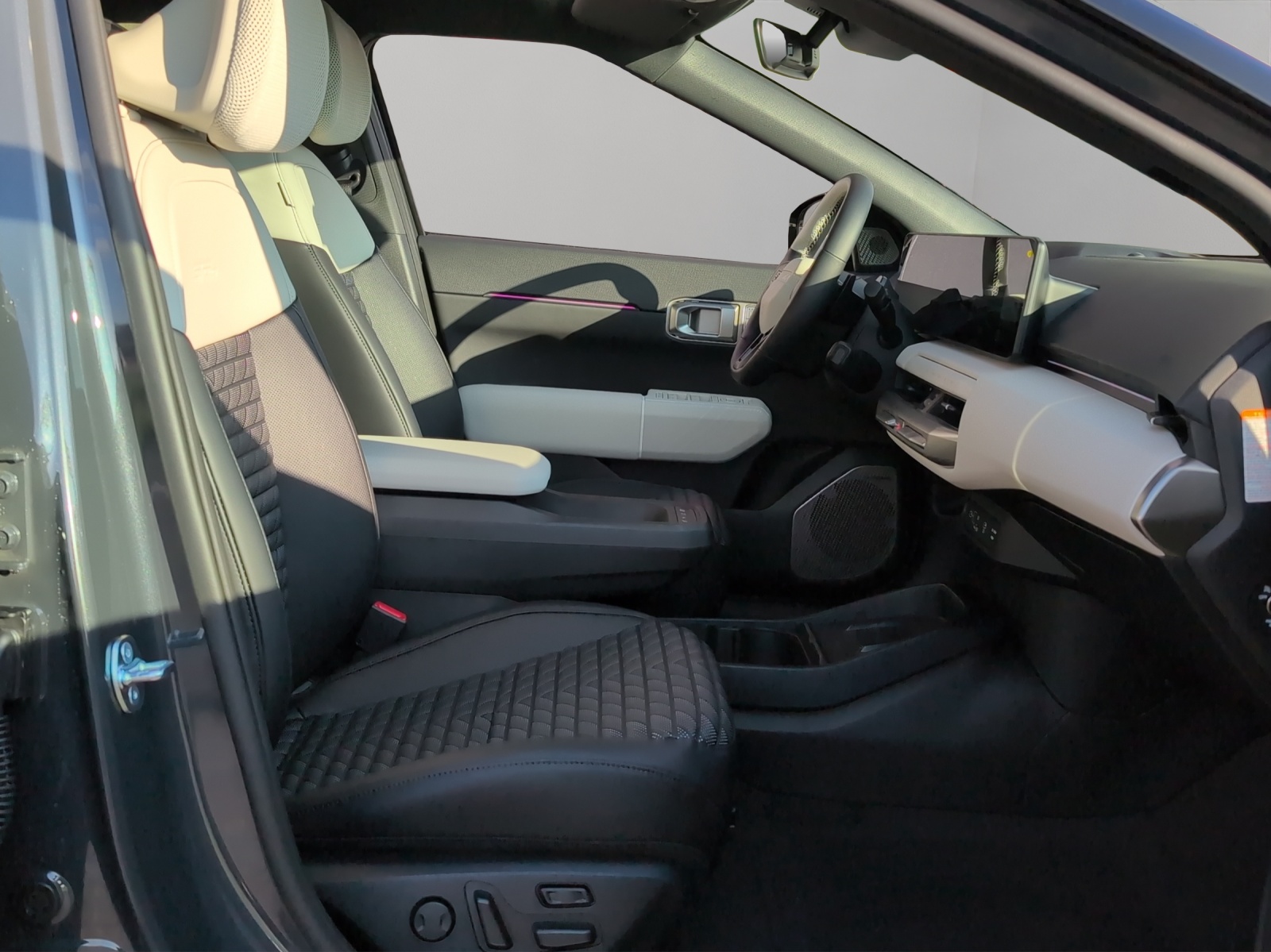 KIA EV4 81,4 kWh GT-Line / veganes Leder-Interieur / Wärmepumpe / 7-Jahre CH Herstellergarantie / Leasing ab 0.00% 24 Mte.-image-9