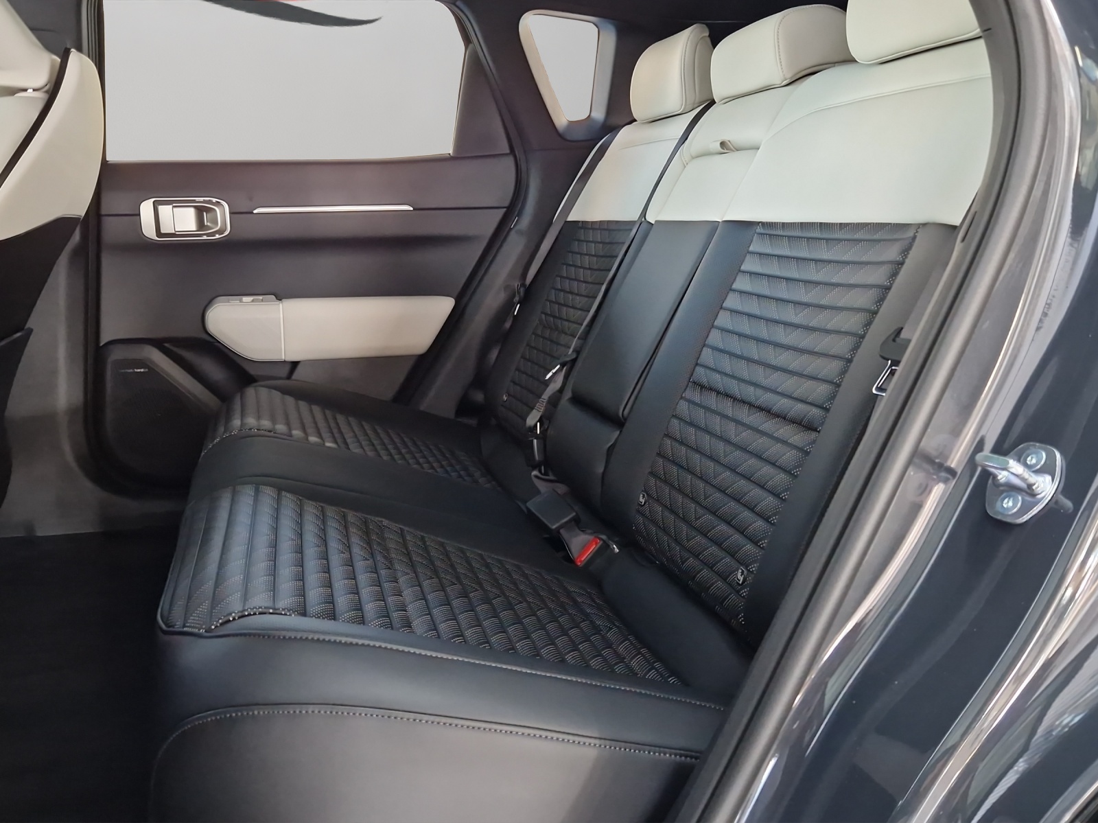 KIA EV4 81,4 kWh GT-Line / veganes Leder-Interieur / Wärmepumpe / 7-Jahre CH Herstellergarantie / Leasing ab 0.00% 24 Mte.-image-14