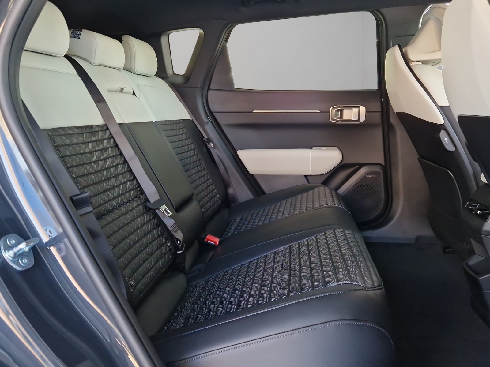 KIA EV4 81,4 kWh GT-Line / veganes Leder-Interieur / Wärmepumpe / 7-Jahre CH Herstellergarantie / Leasing ab 0.00% 24 Mte.-image-11