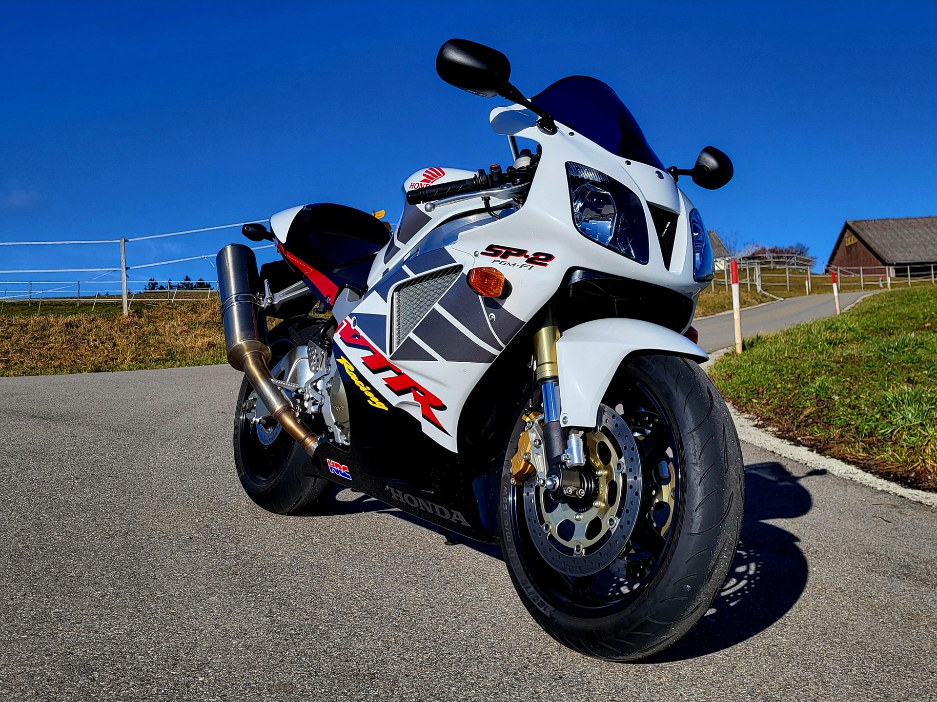 HONDA VTR 1000 SP-2 HRC 2002-image-1