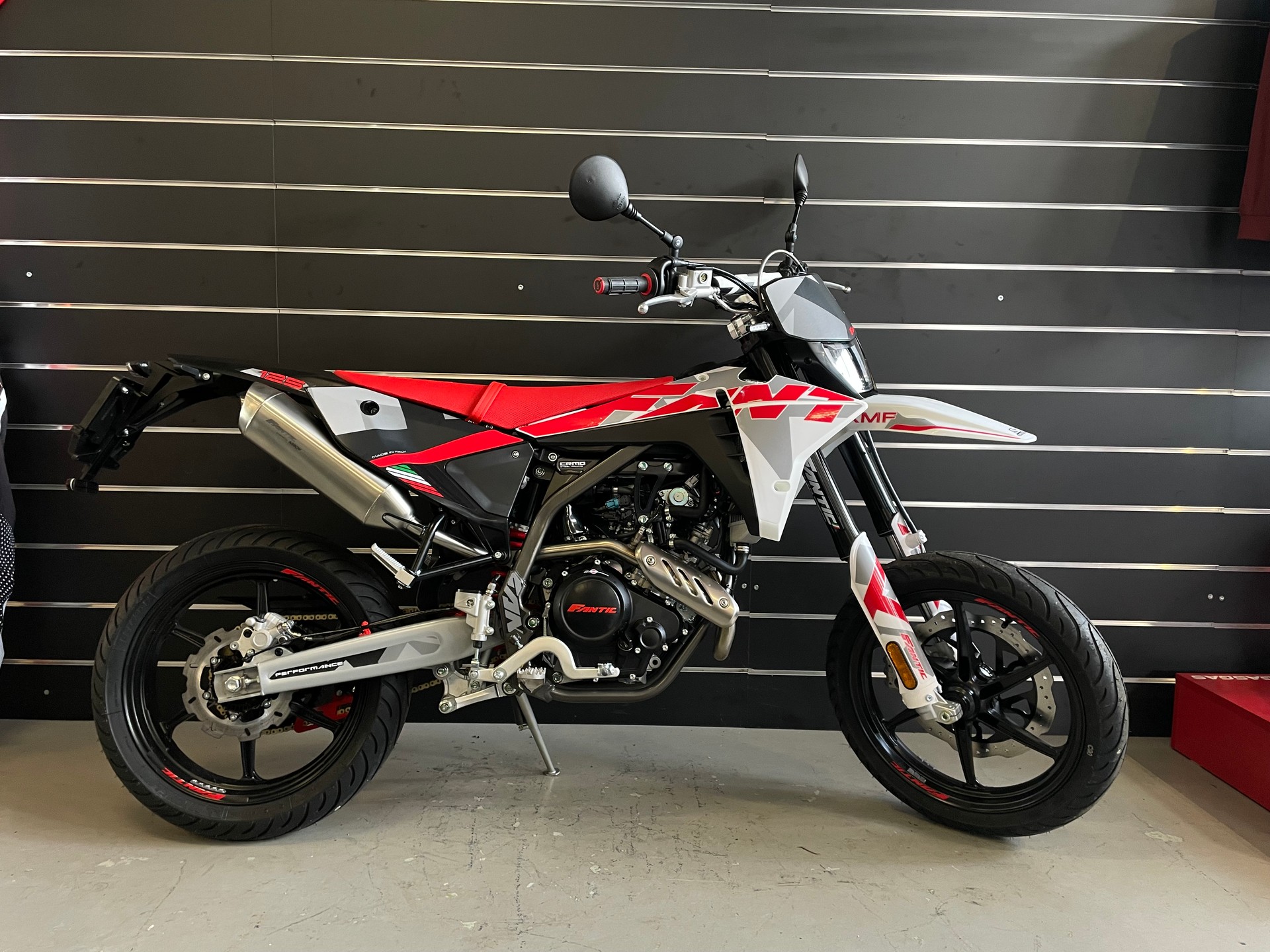 FANTIC XMF 125 Performance-image-0