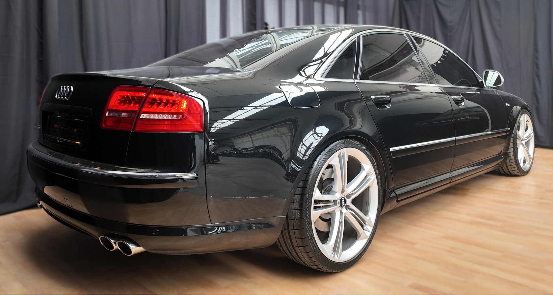 AUDI S8 5.2 V10 quattro tiptronic-image-5