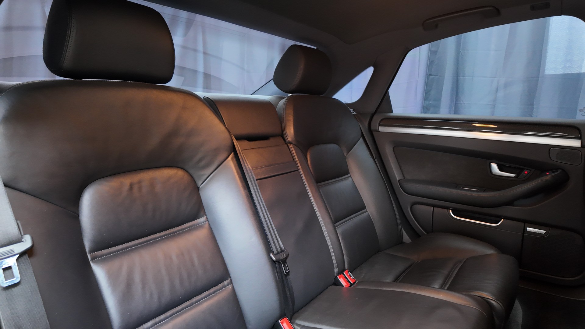 AUDI S8 5.2 V10 quattro tiptronic-image-8