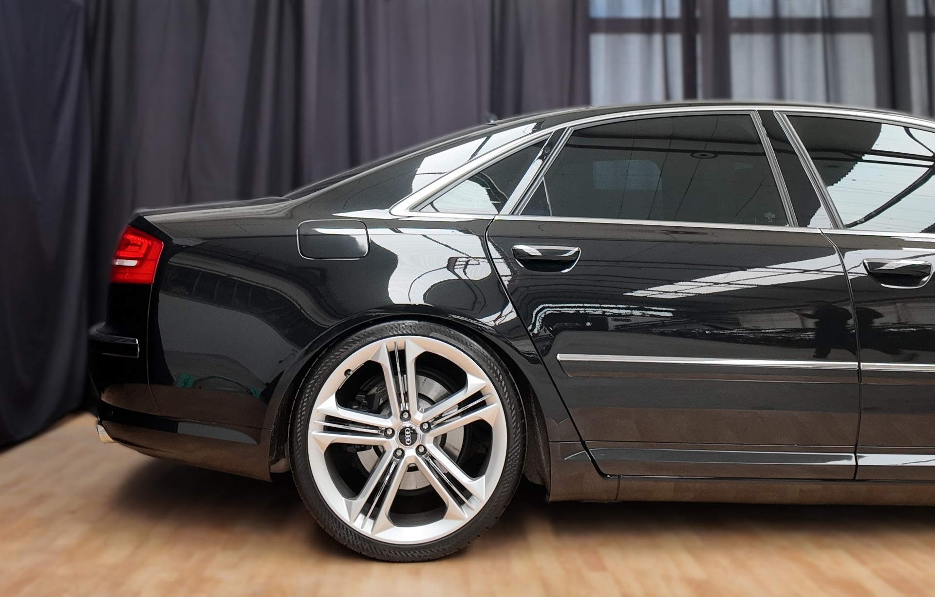 AUDI S8 5.2 V10 quattro tiptronic-image-4