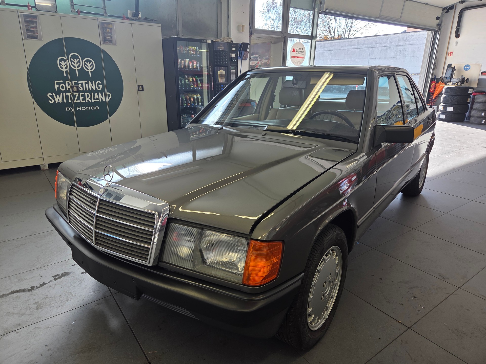 MERCEDES-BENZ 190 E 2.0-image-6