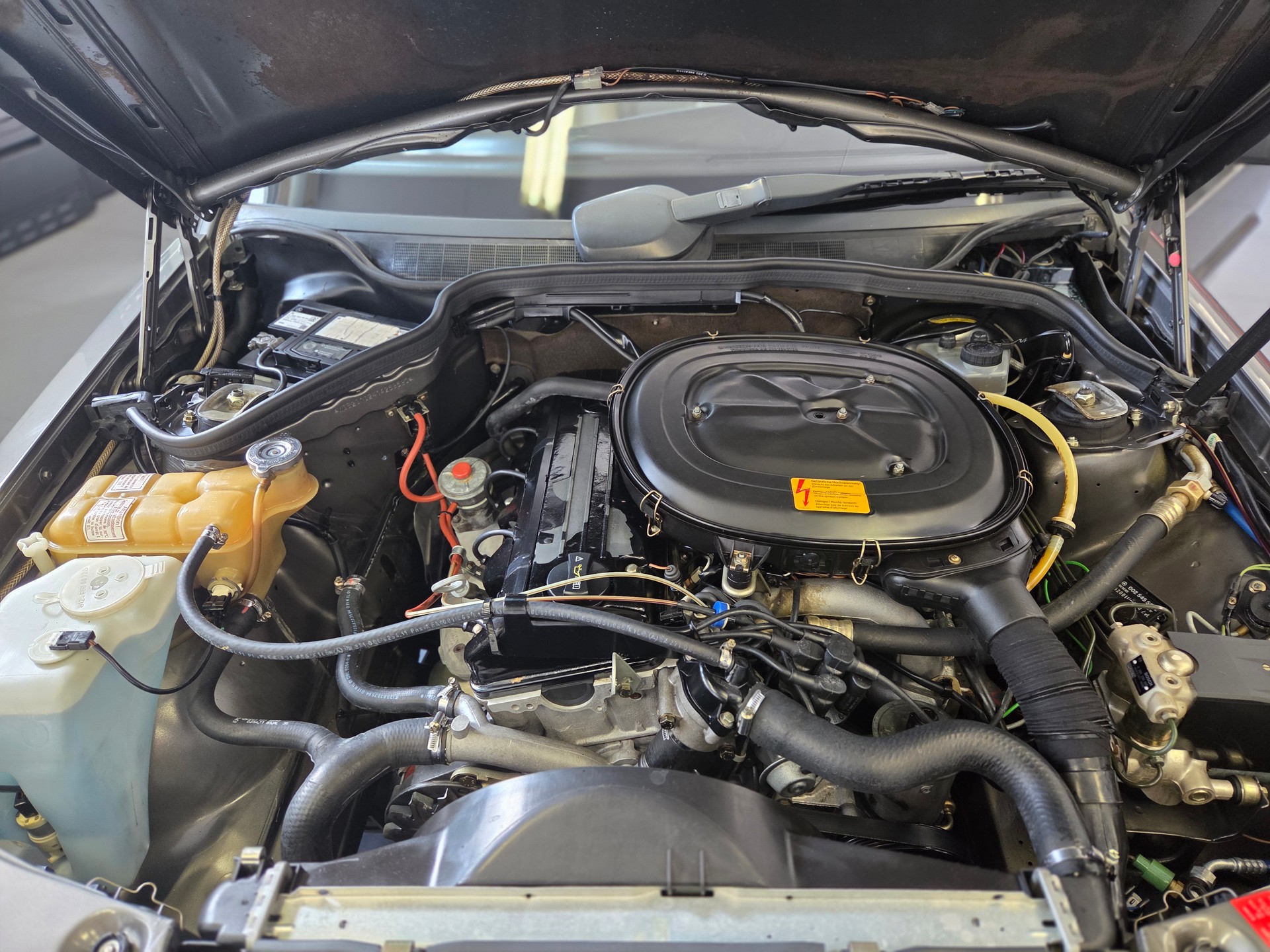 MERCEDES-BENZ 190 E 2.0-image-10