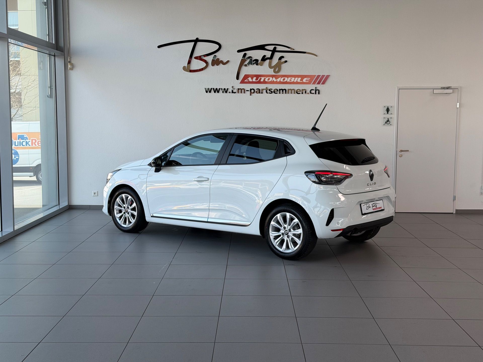RENAULT Clio 1.0 Evolution-showroom-element-3