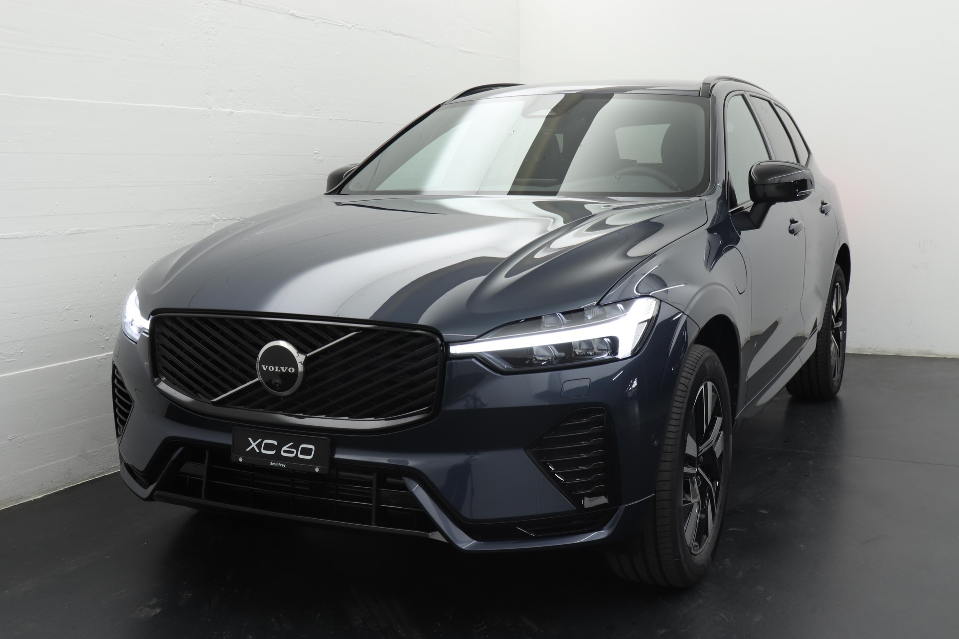 VOLVO XC60 2.0 T6 TE Plus Dark eAWD