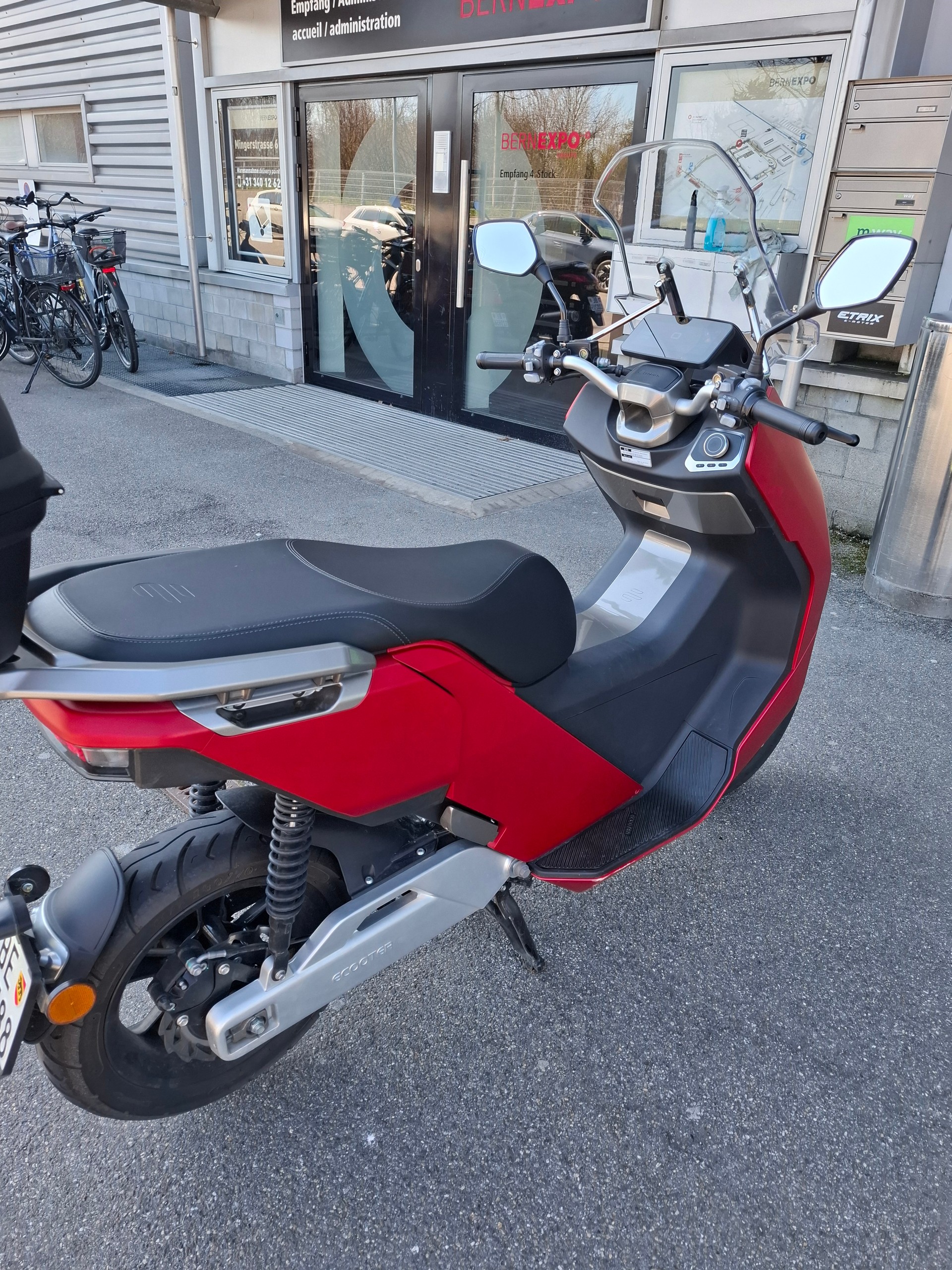 ECOOTER mit Scheibe, Rack und Top Case GIVI-image-5