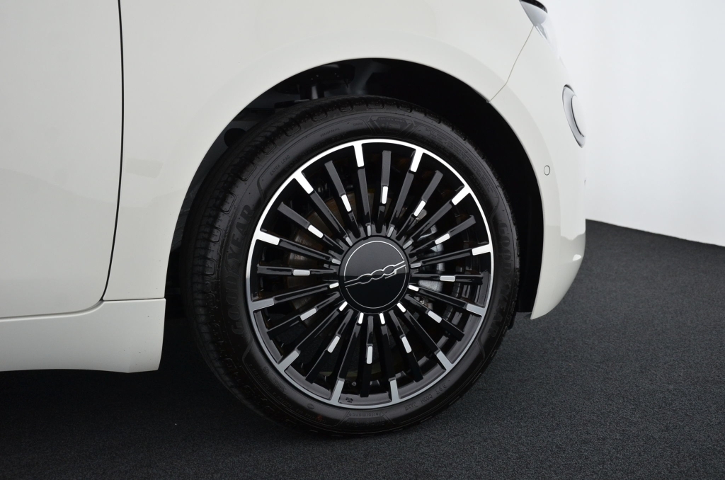 FIAT 500 La Prima by Bocelli TOP-image-9