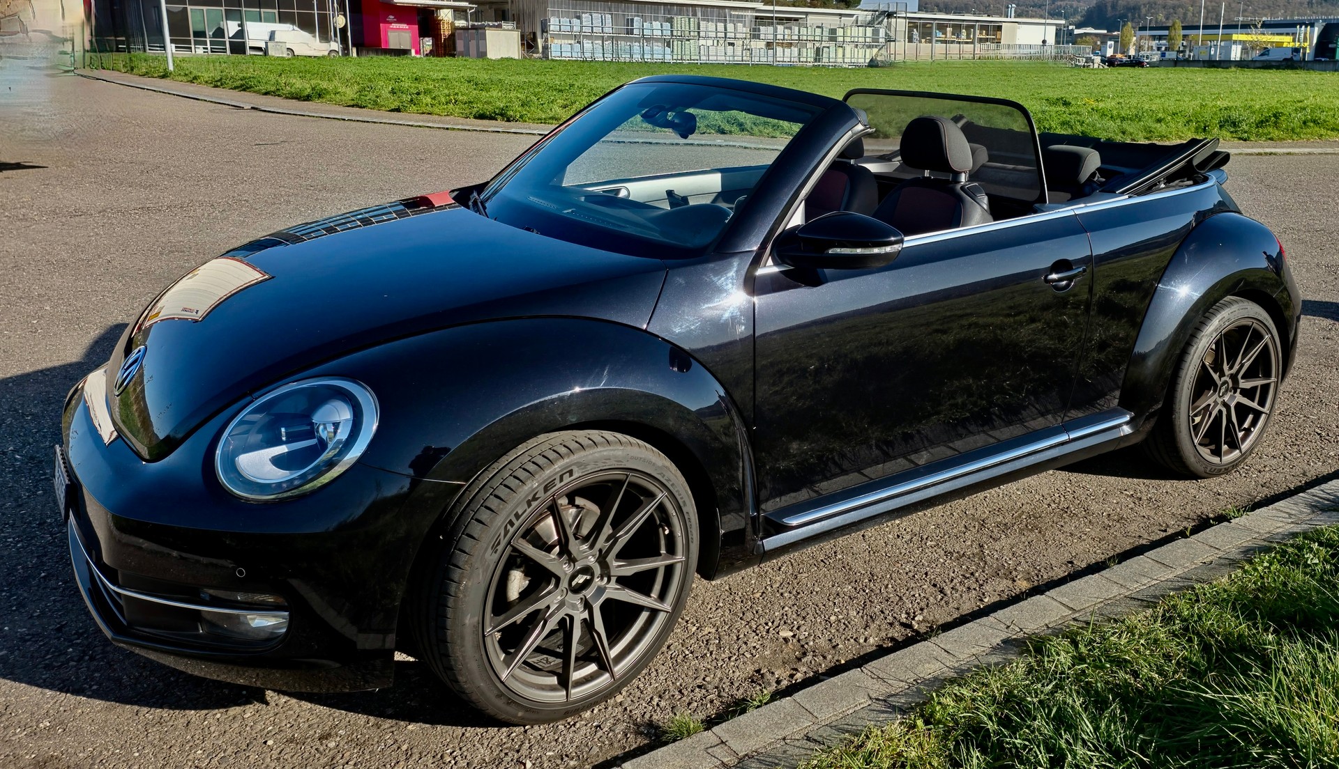 VW Beetle Cabrio 1.4 TSI BMT Design DSG-image-8