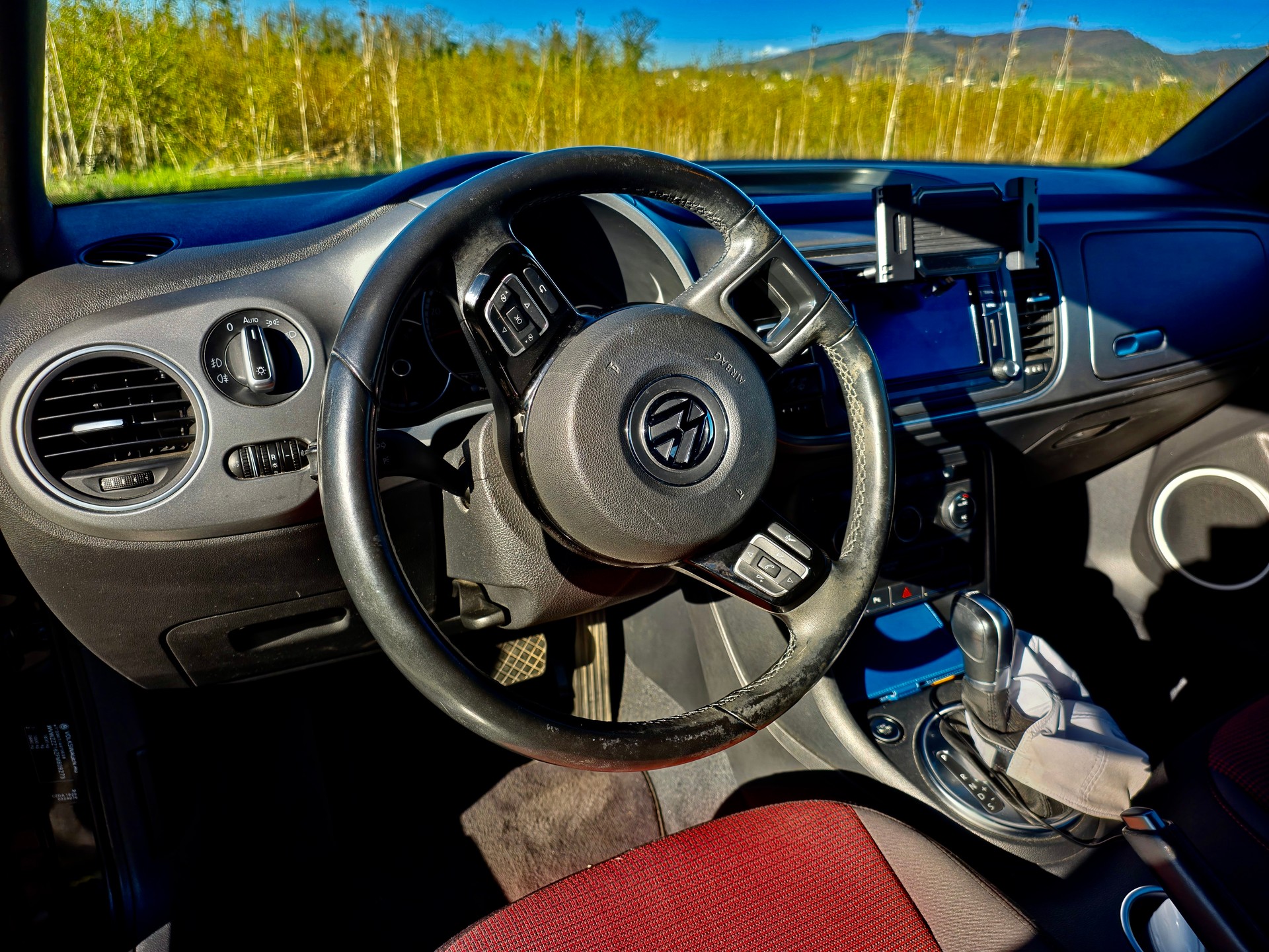VW Beetle Cabrio 1.4 TSI BMT Design DSG-image-7
