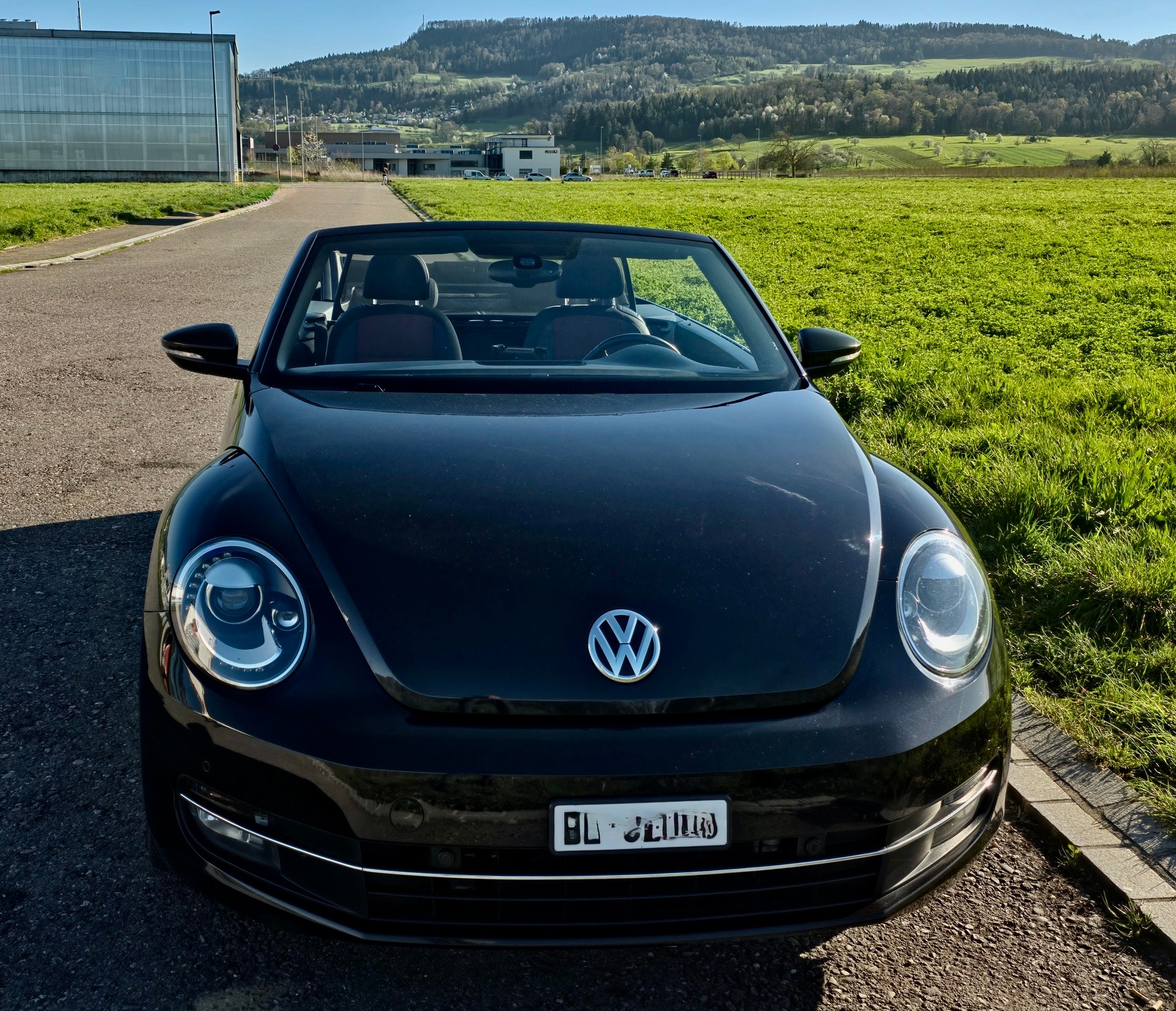 VW Beetle Cabrio 1.4 TSI BMT Design DSG-image-2