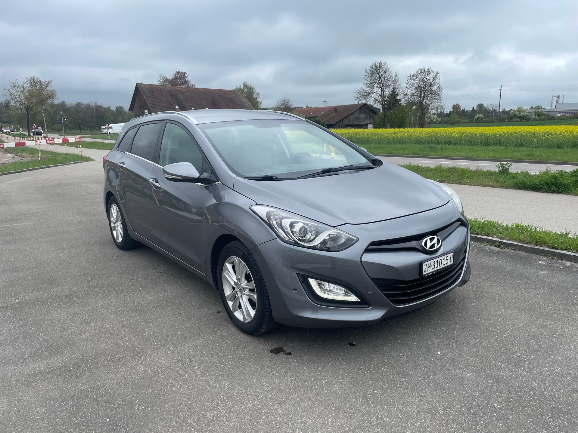 HYUNDAI i30 Wagon 1.6 GDI Style Automatic-image-2