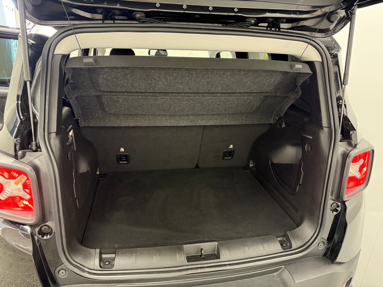 JEEP Renegade 1.5 Turbo MHEV Limited-image-9