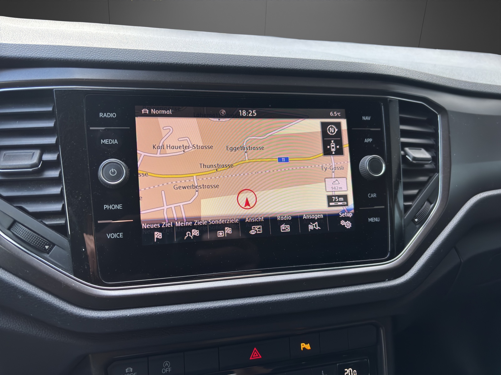 VW T-Roc 1.0 TSI Advance-image-6