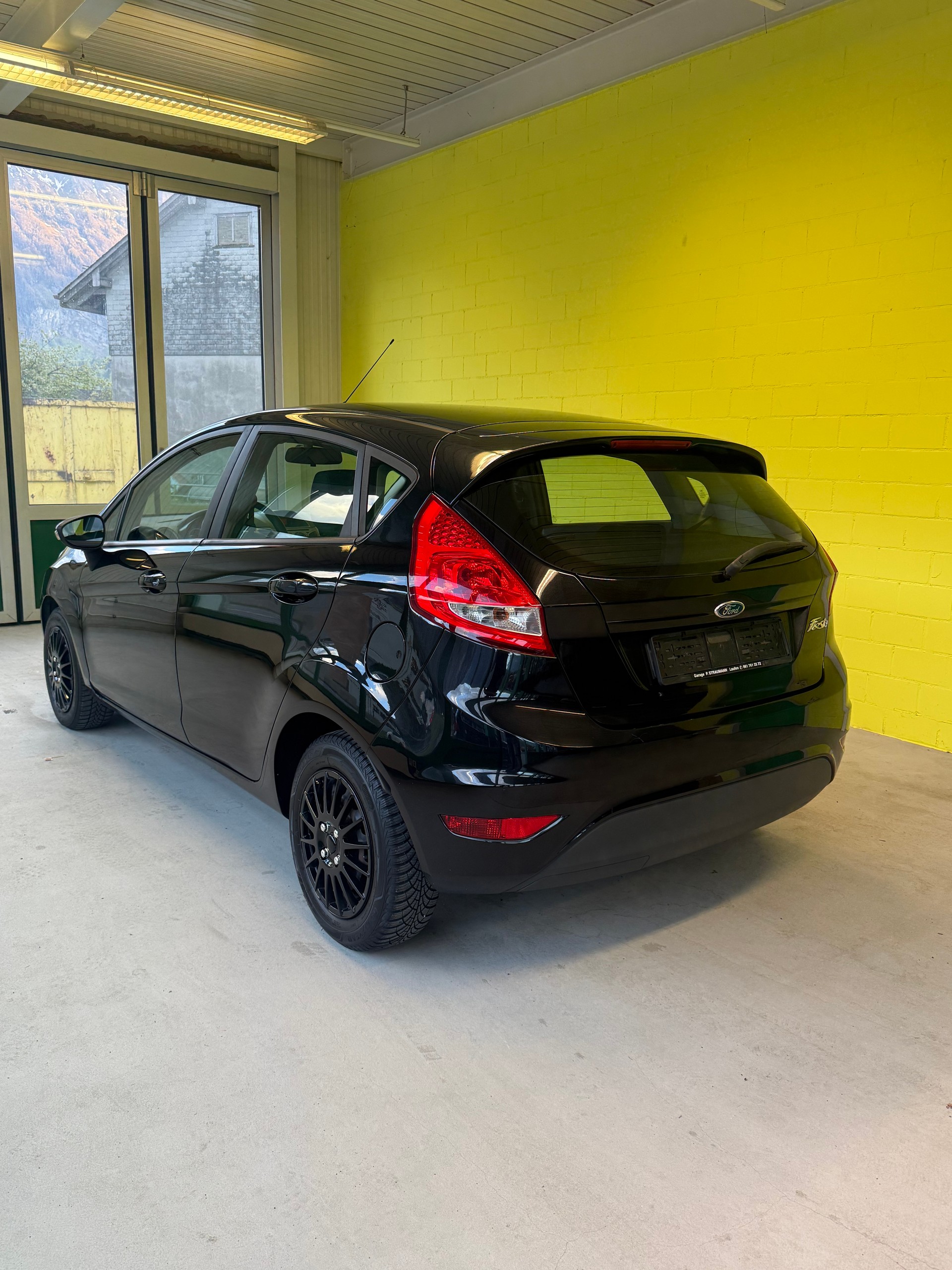 FORD Fiesta 1.4 16V Colourline-image-9
