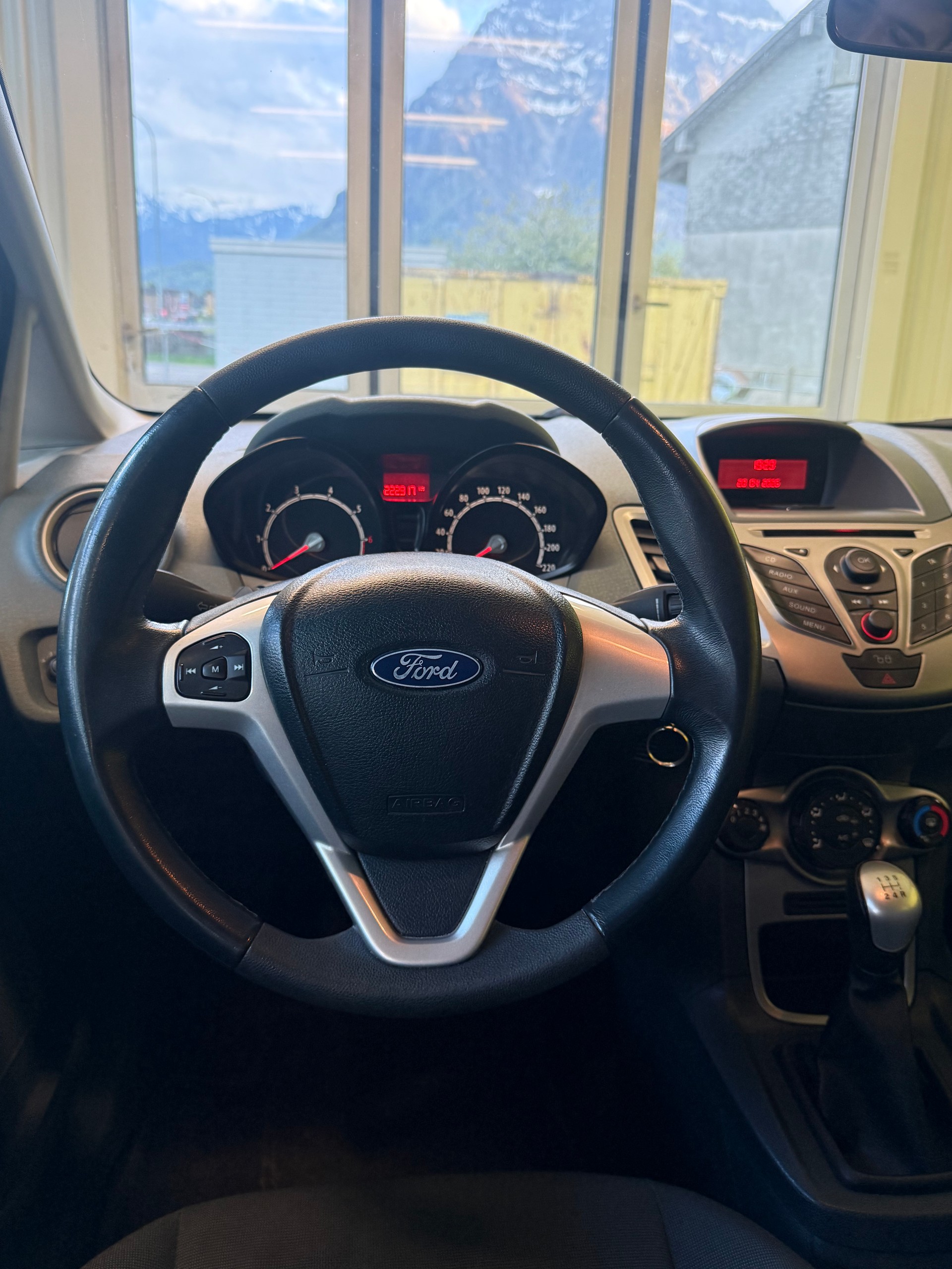FORD Fiesta 1.4 16V Colourline-image-4