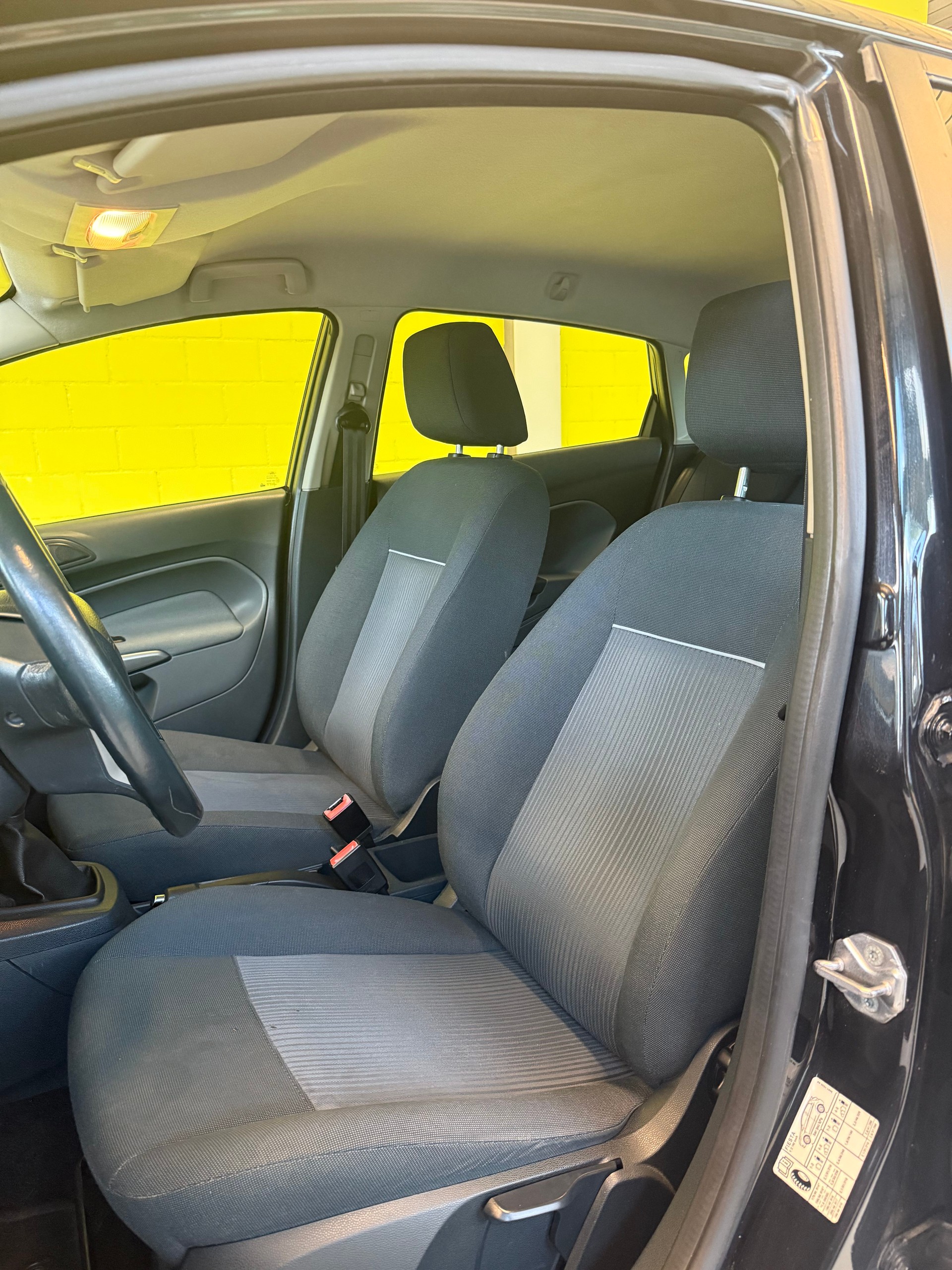 FORD Fiesta 1.4 16V Colourline-image-5