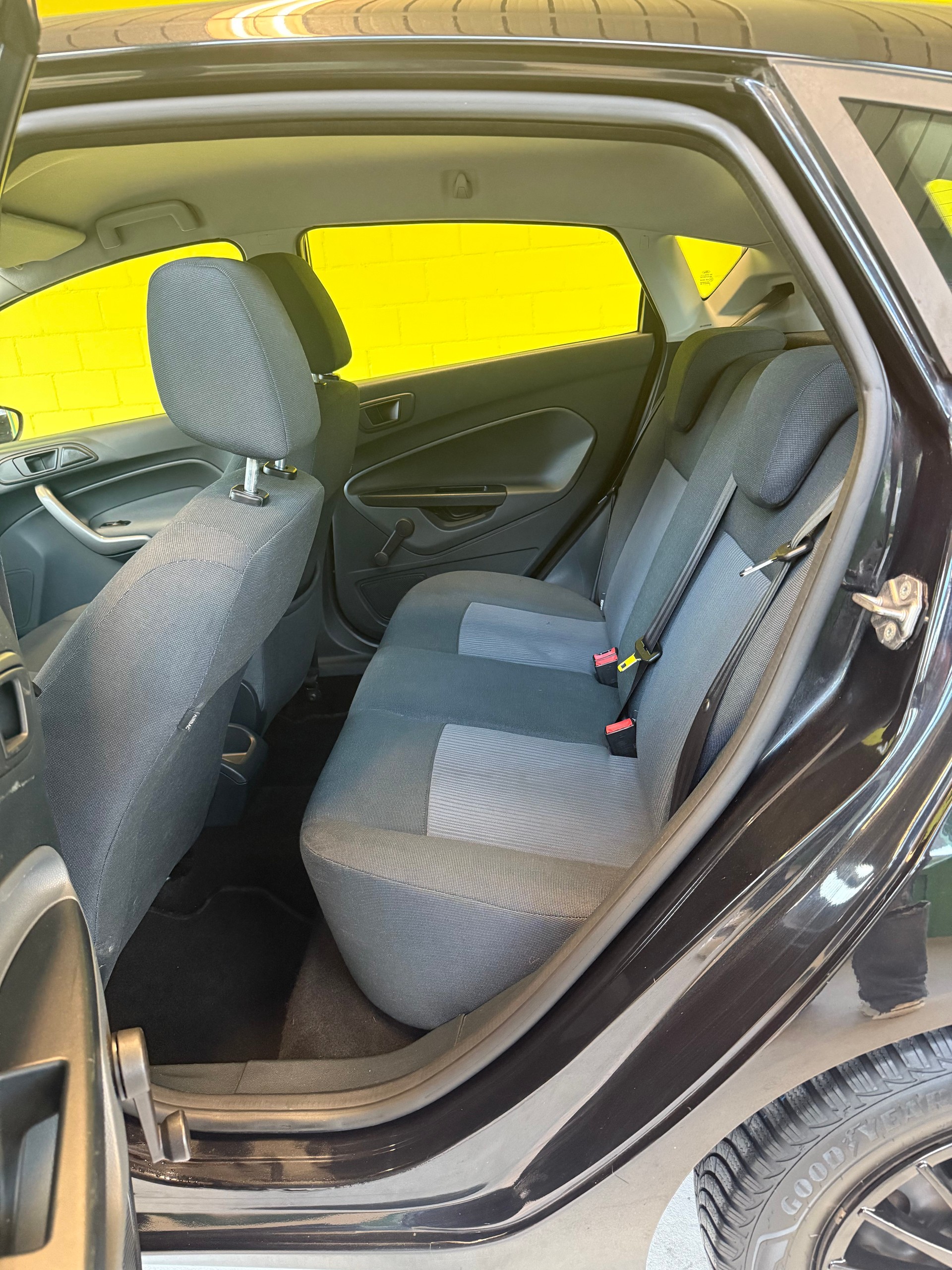 FORD Fiesta 1.4 16V Colourline-image-6
