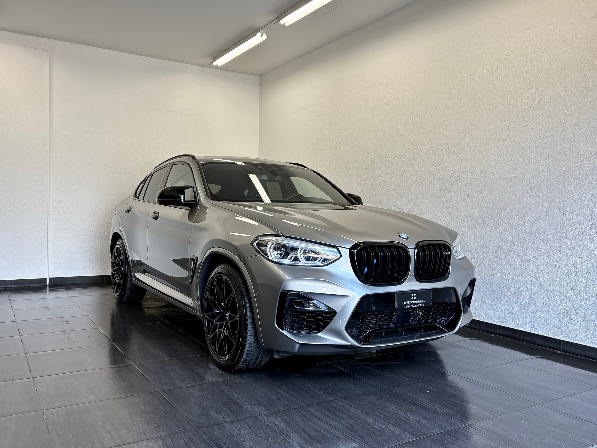 BMW X4M M Competition *Grail Sportauspuffanlage*-showroom-element-1