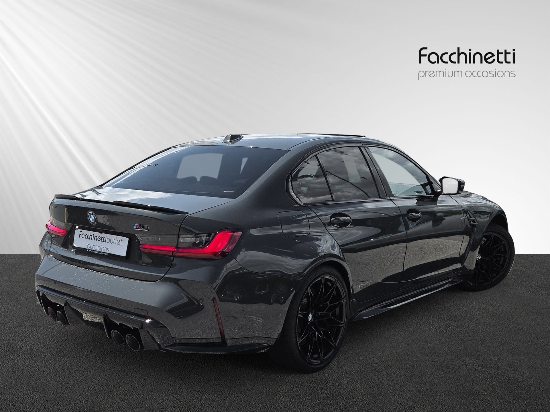 BMW M3 Competition-showroom-element-2