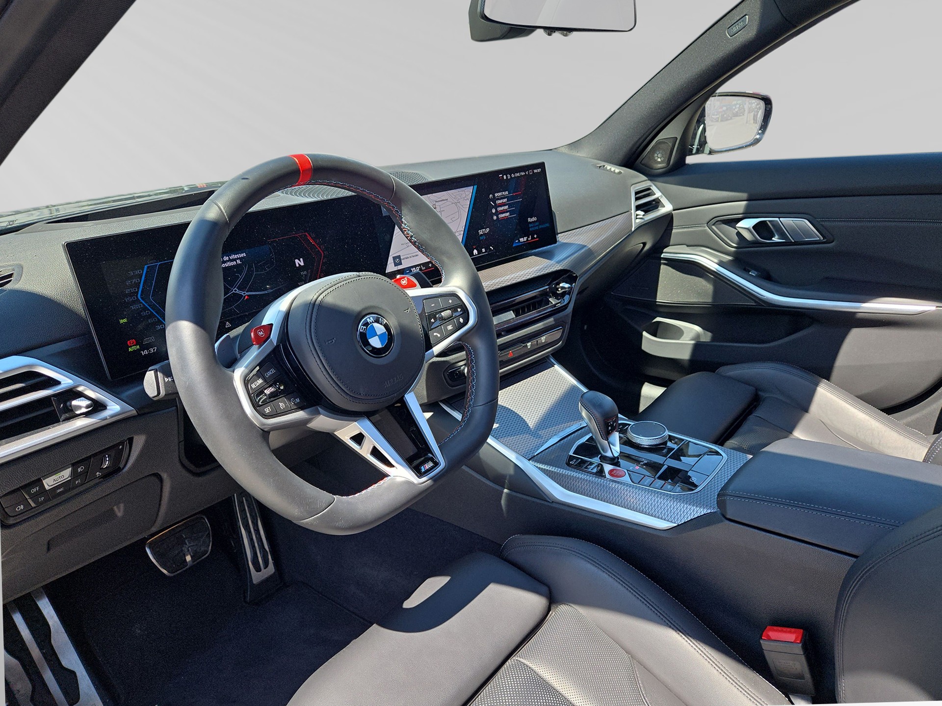 BMW M3 Competition-showroom-element-3