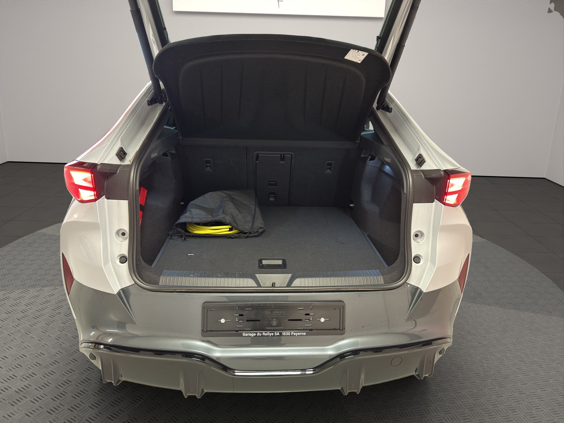 CUPRA Tavascan Type 9 77 kWh VZ Adrenaline-image-6