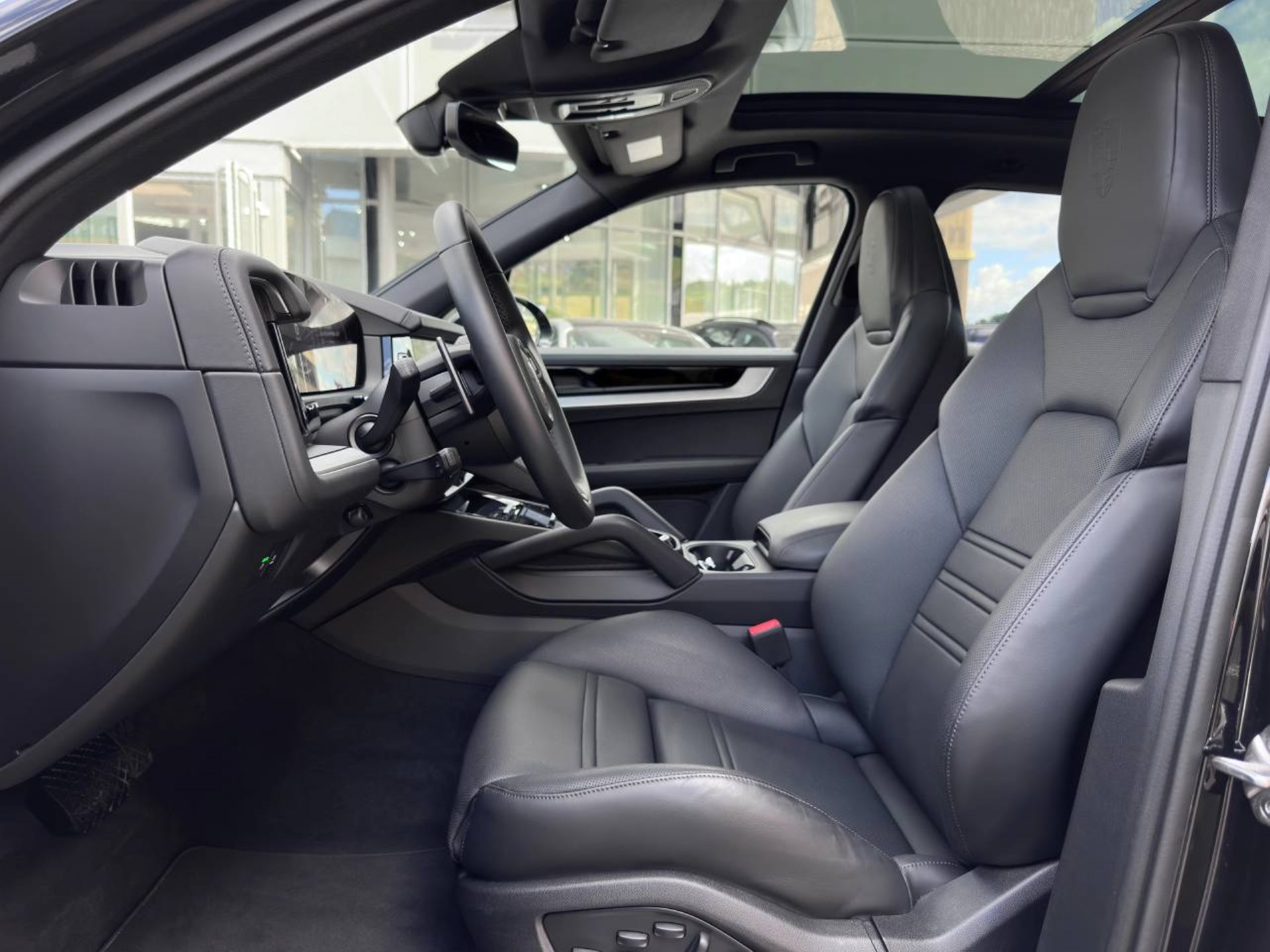 PORSCHE Cayenne-image-4