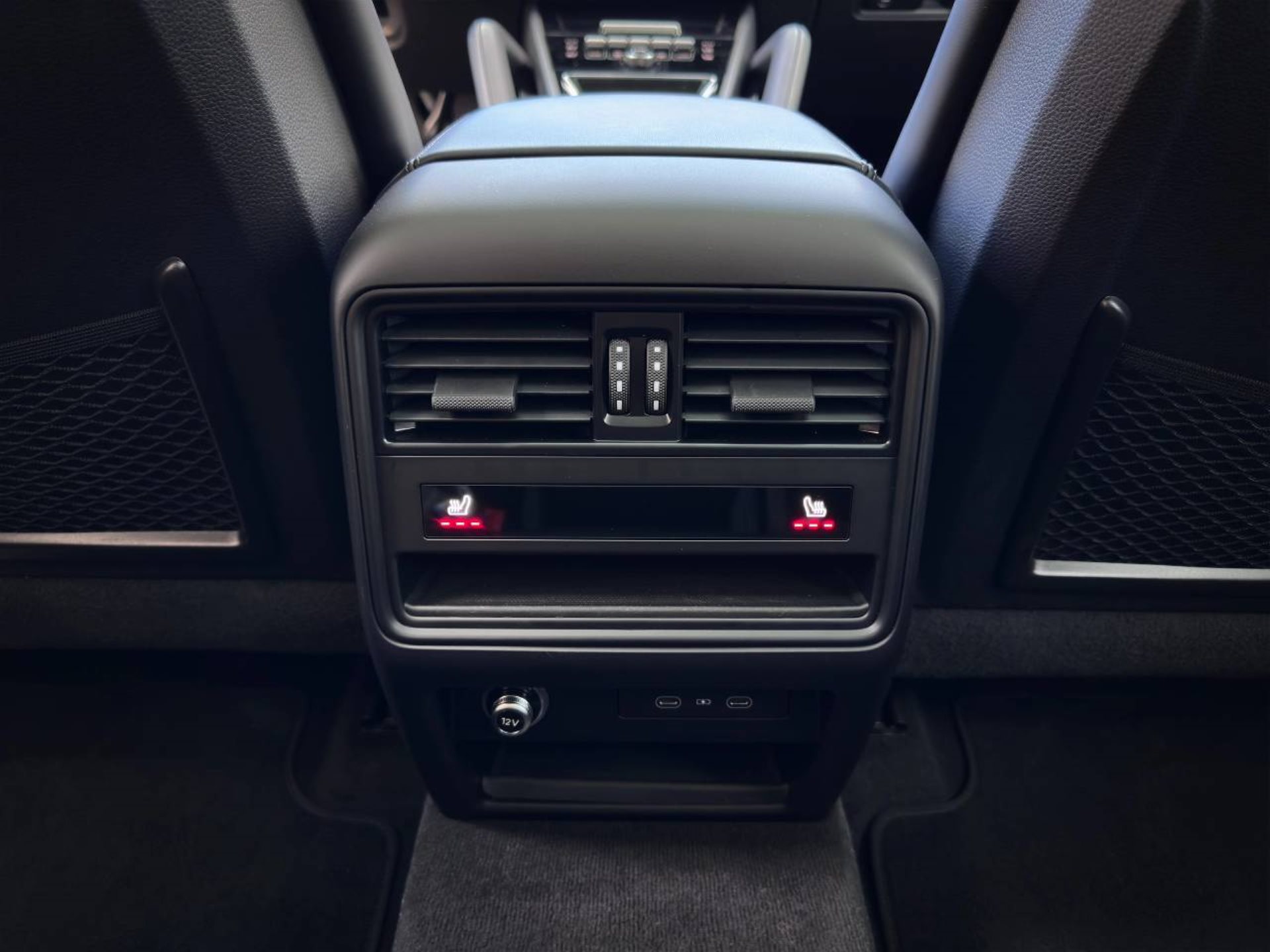 PORSCHE Cayenne-image-21