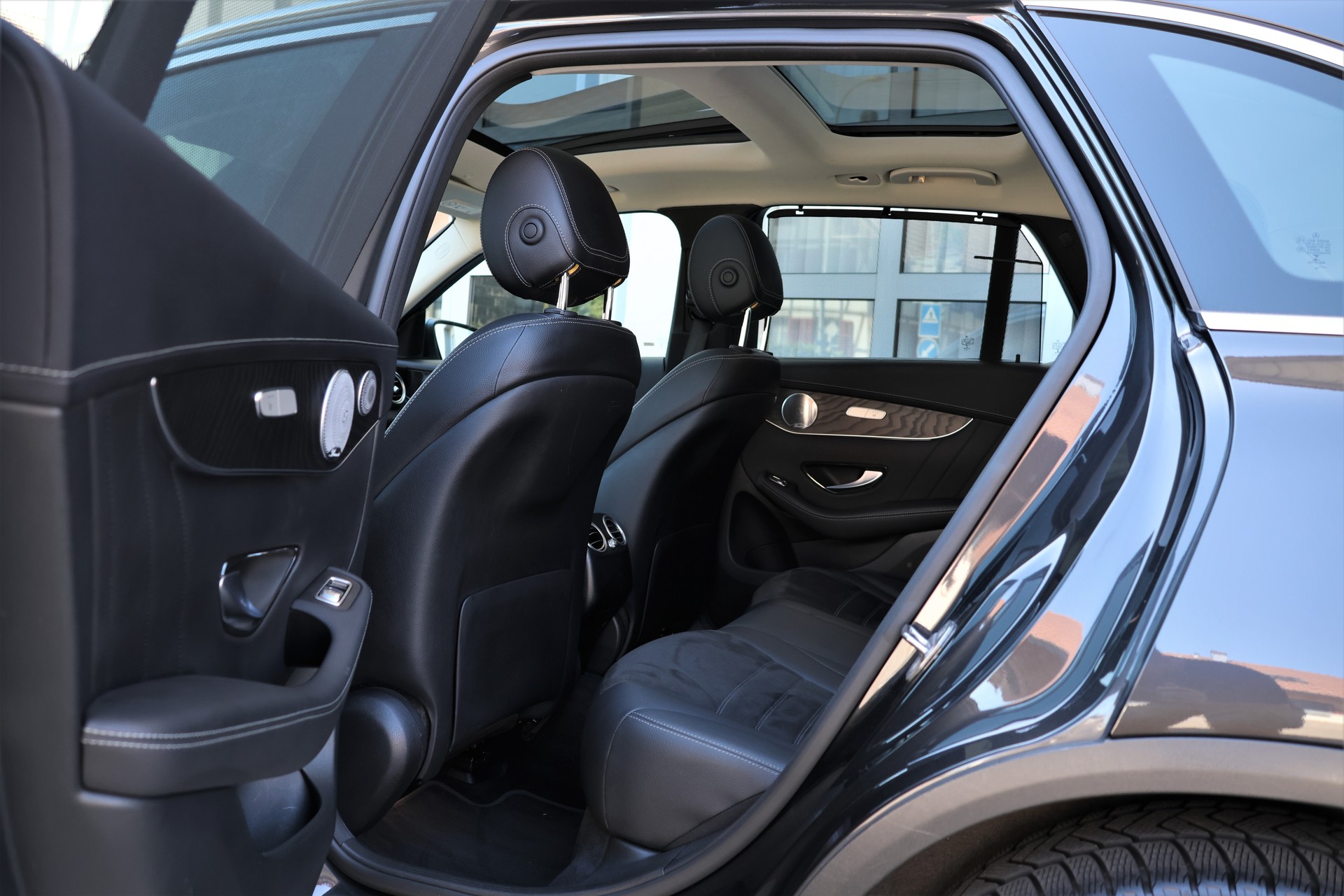 MERCEDES-BENZ GLC 300 AMG Line 4Matic 9G-Tronic + 2.4T AHK-image-12