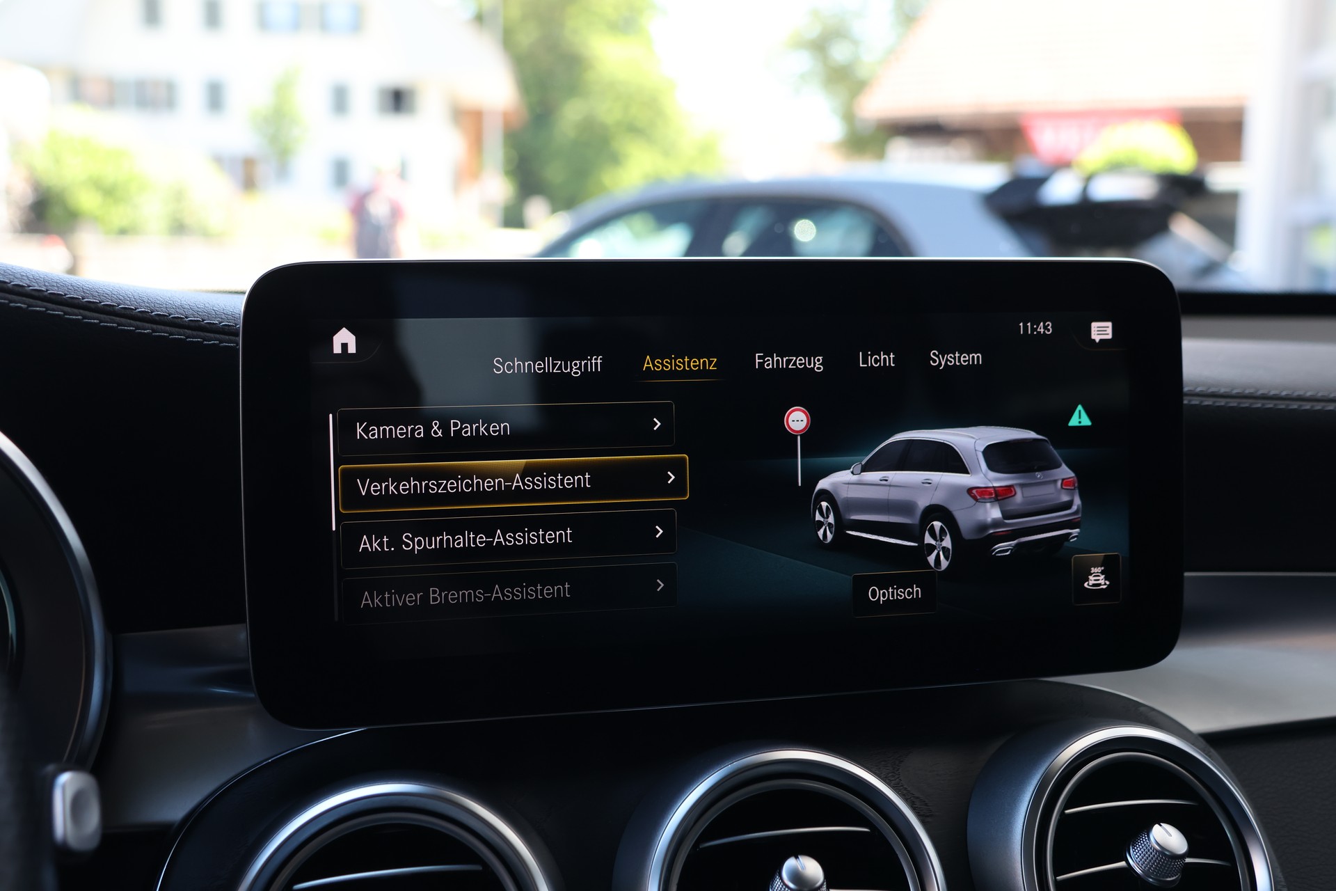 MERCEDES-BENZ GLC 300 AMG Line 4Matic 9G-Tronic + 2.4T AHK-image-24
